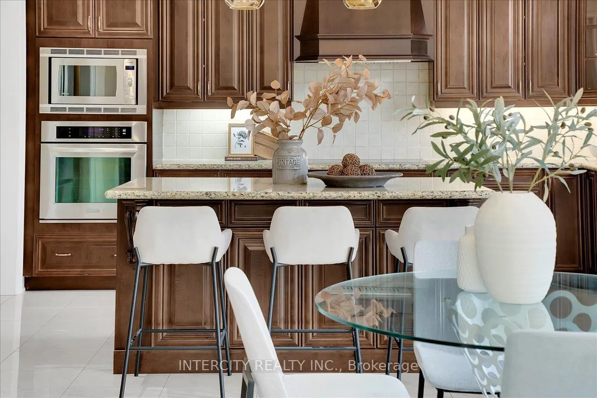 233 Carisbrooke Circle