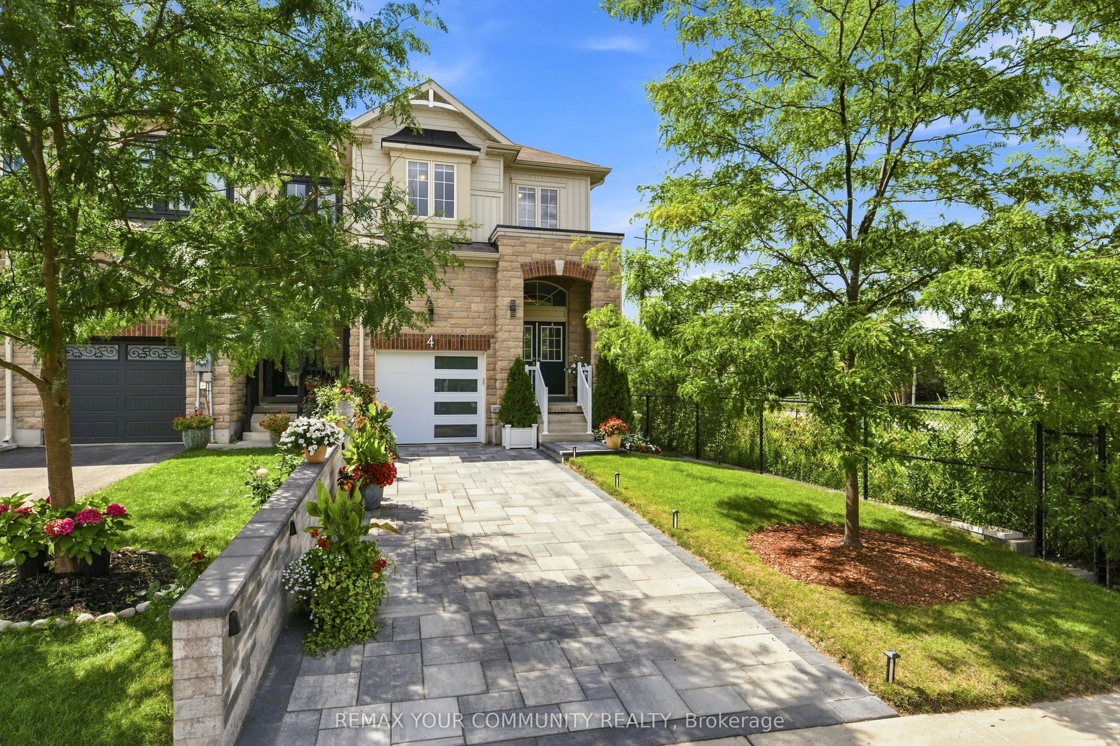 4 Greenwood Drive