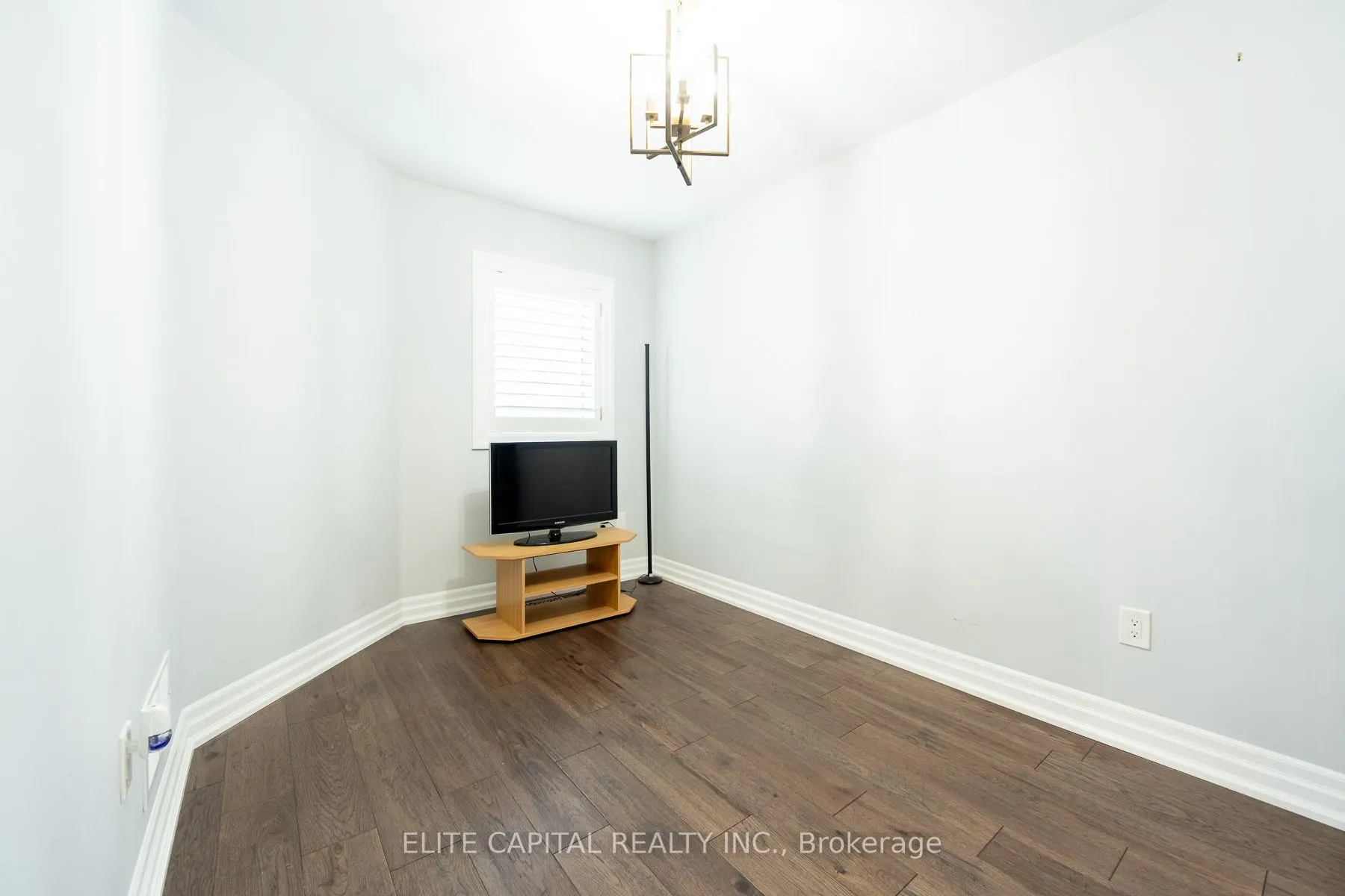 405 King Street E