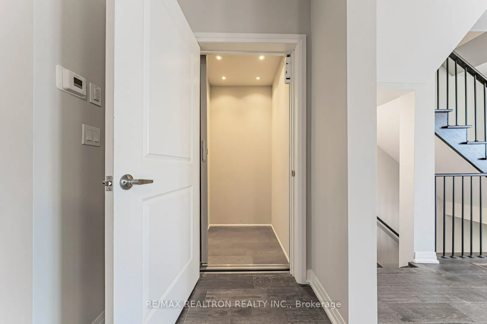 260 Eagle Street #22
