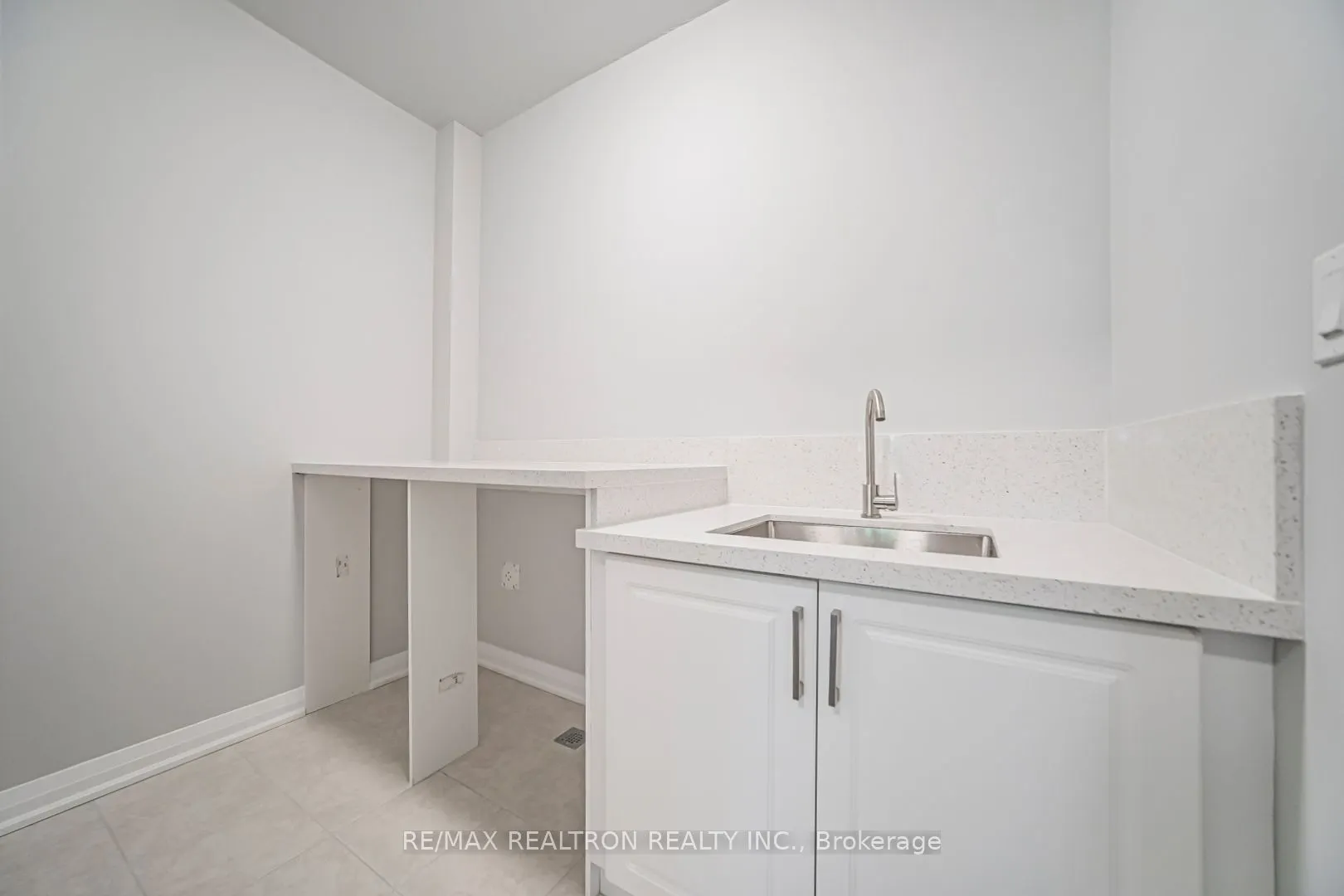 260 Eagle Street #22
