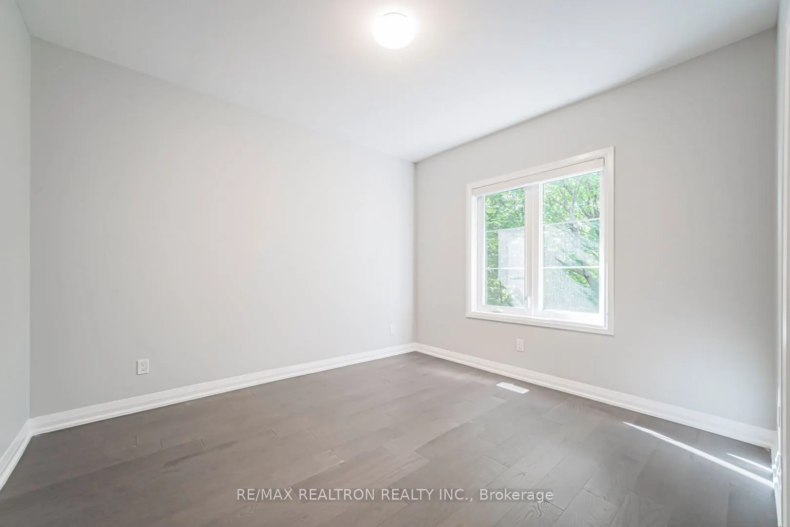 260 Eagle Street #22