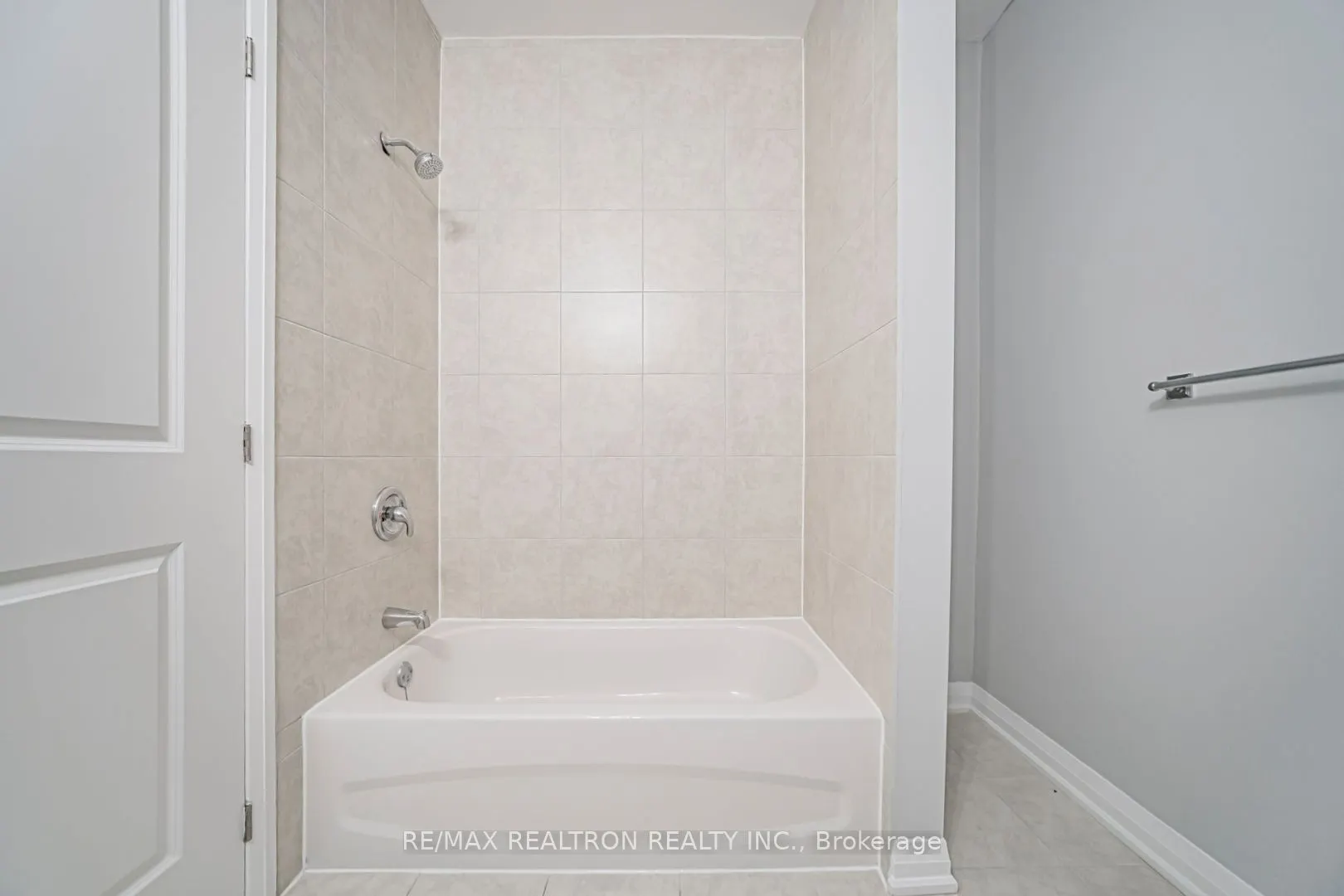 260 Eagle Street #22