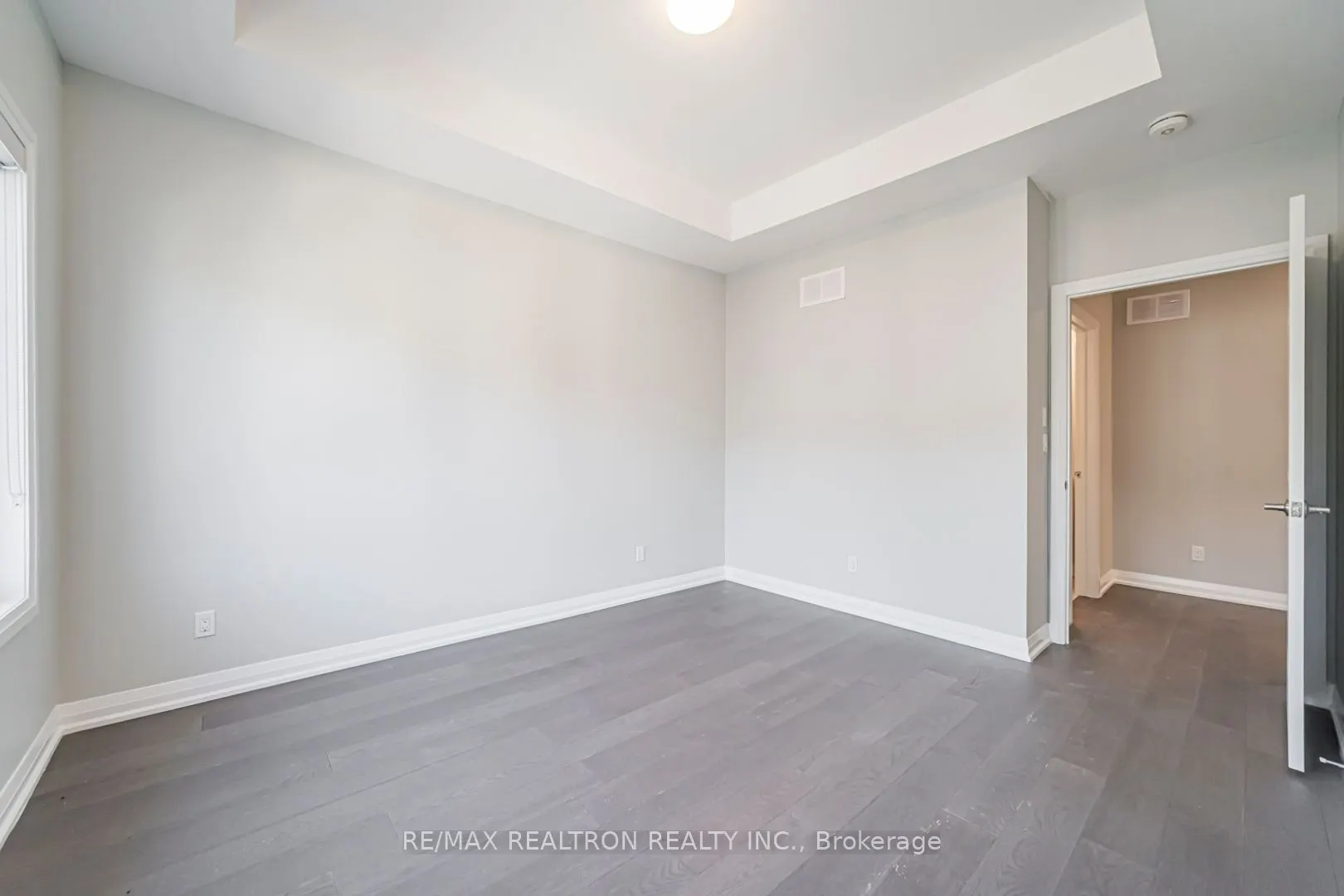 260 Eagle Street #22