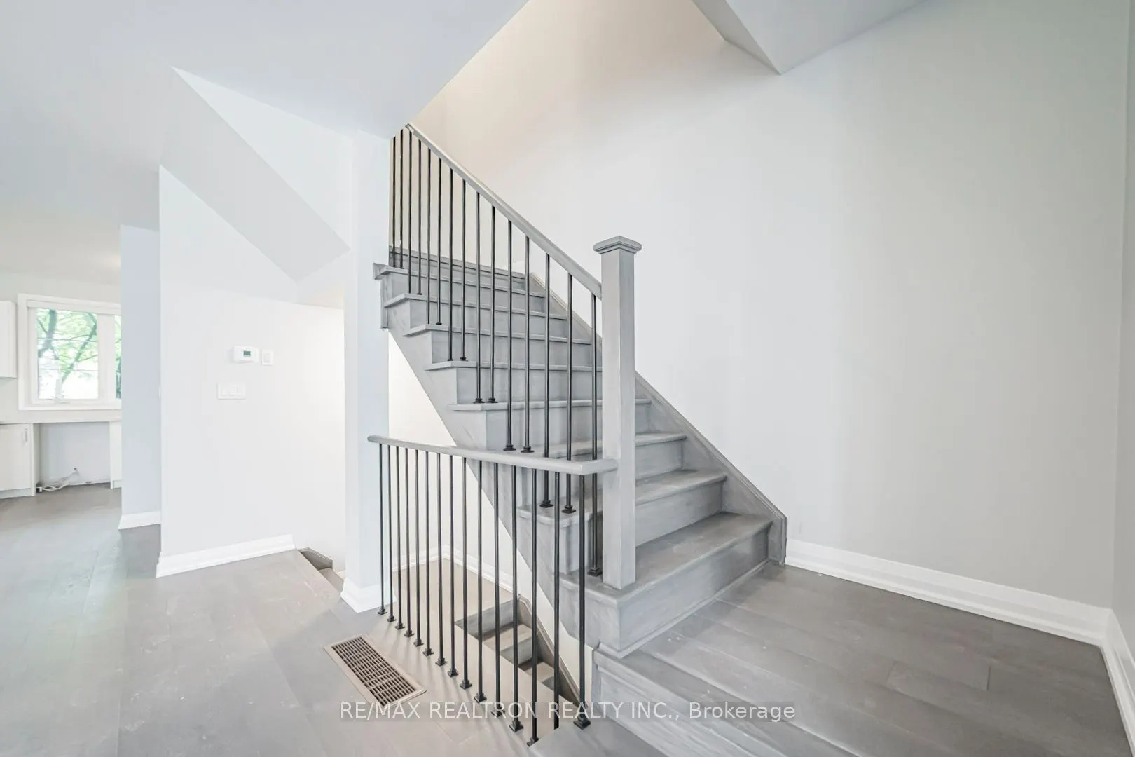 260 Eagle Street #22