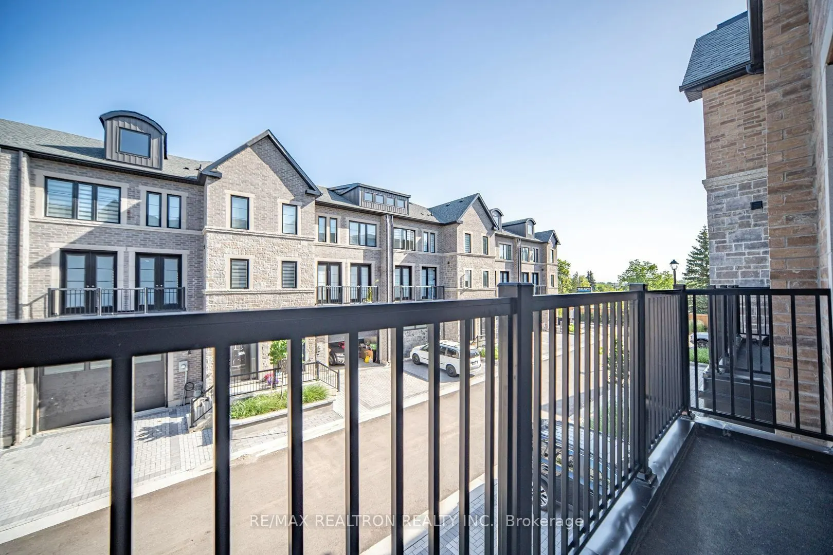 260 Eagle Street #22