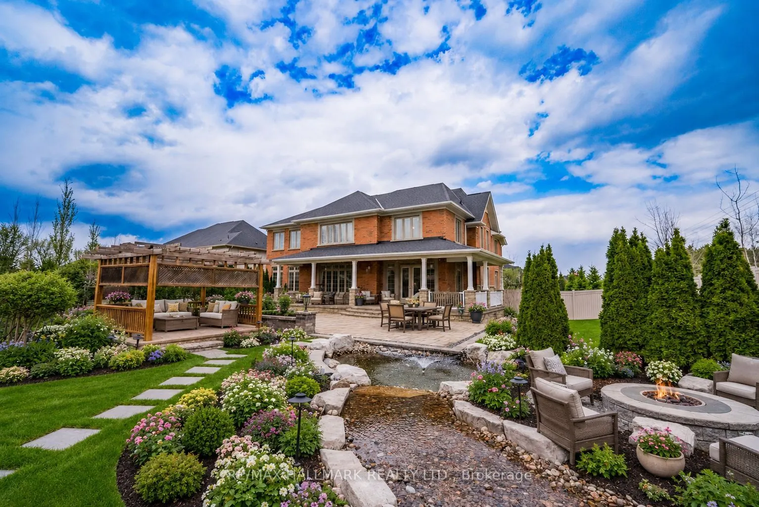37 Country Club Crescent