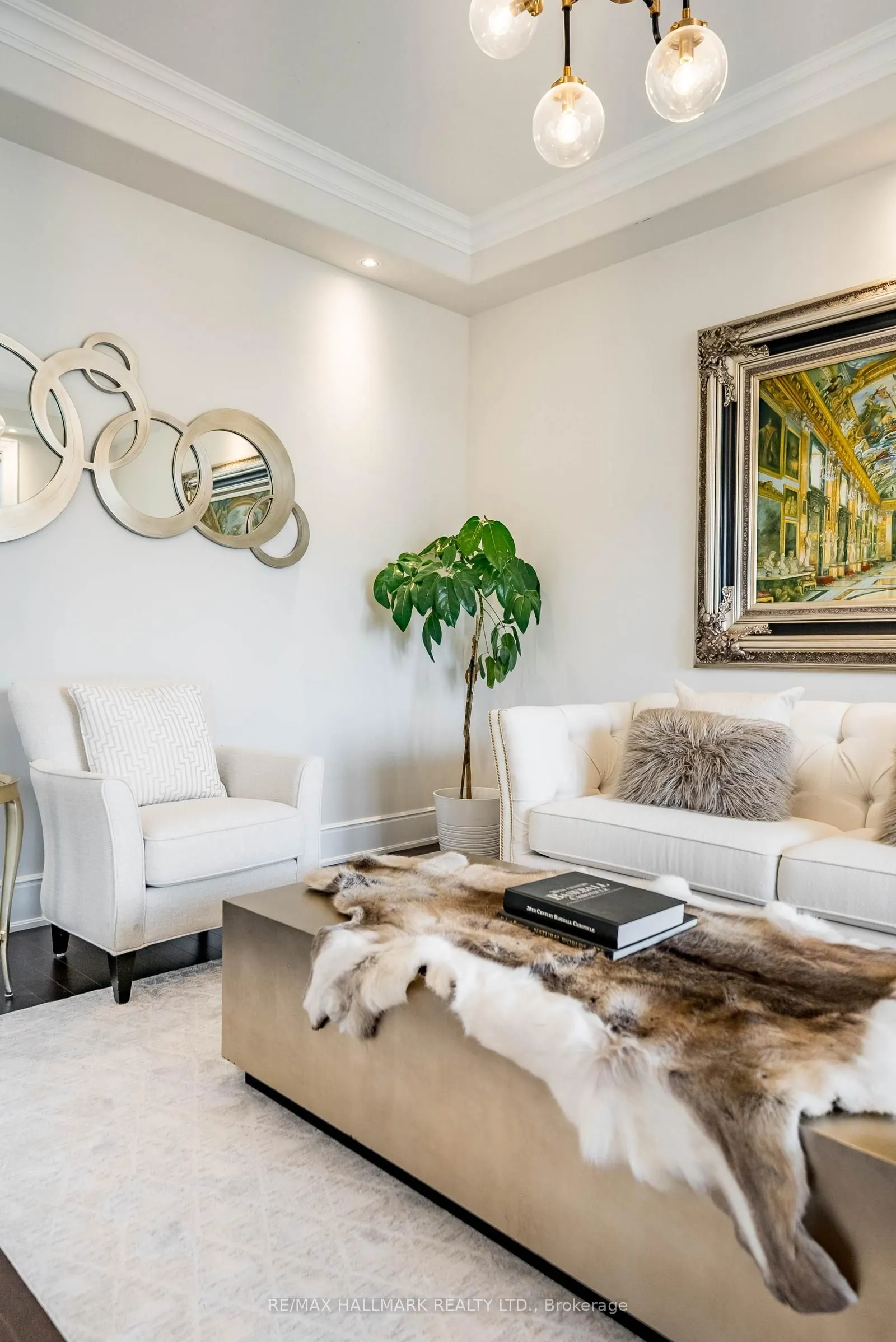 37 Country Club Crescent