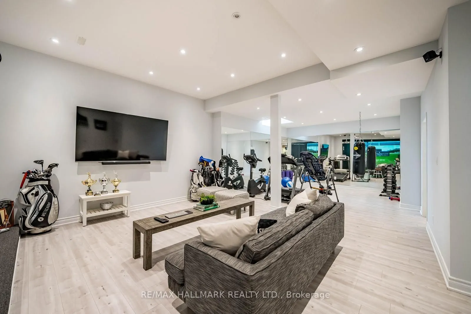 37 Country Club Crescent
