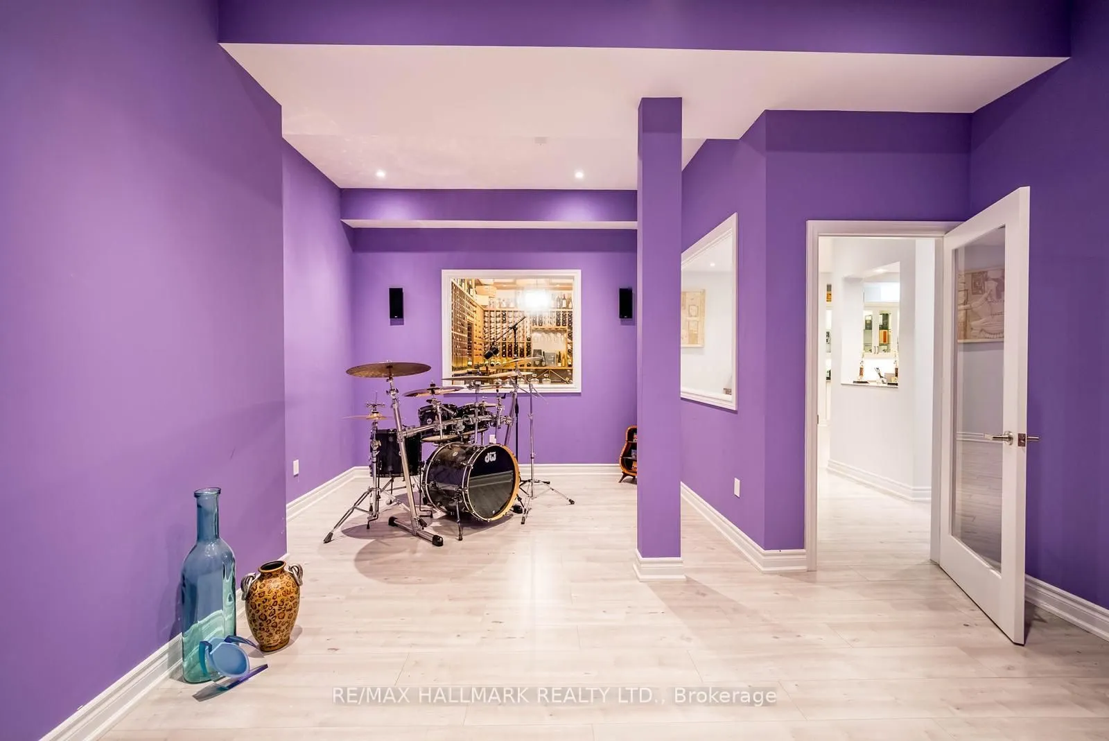 37 Country Club Crescent