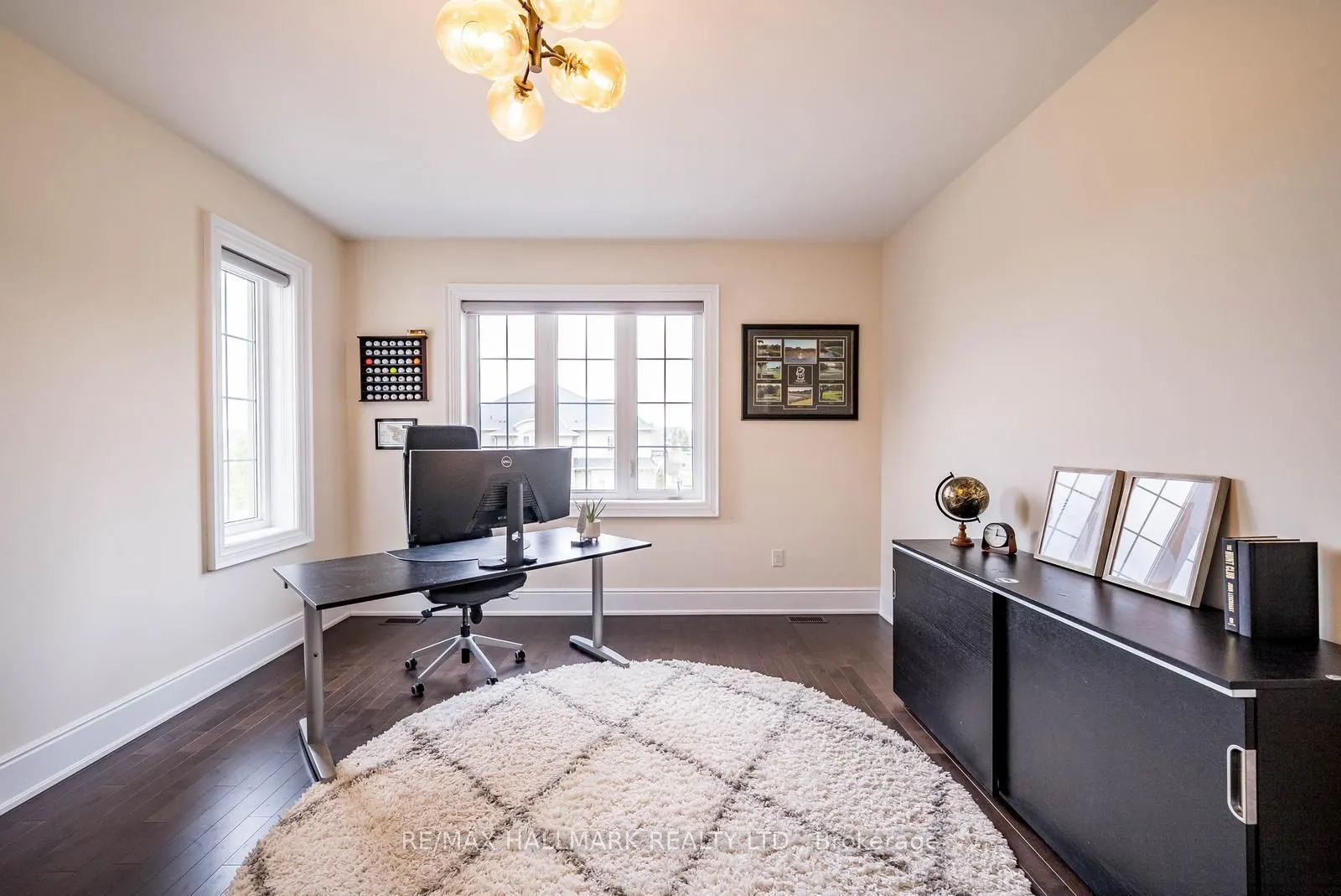 37 Country Club Crescent