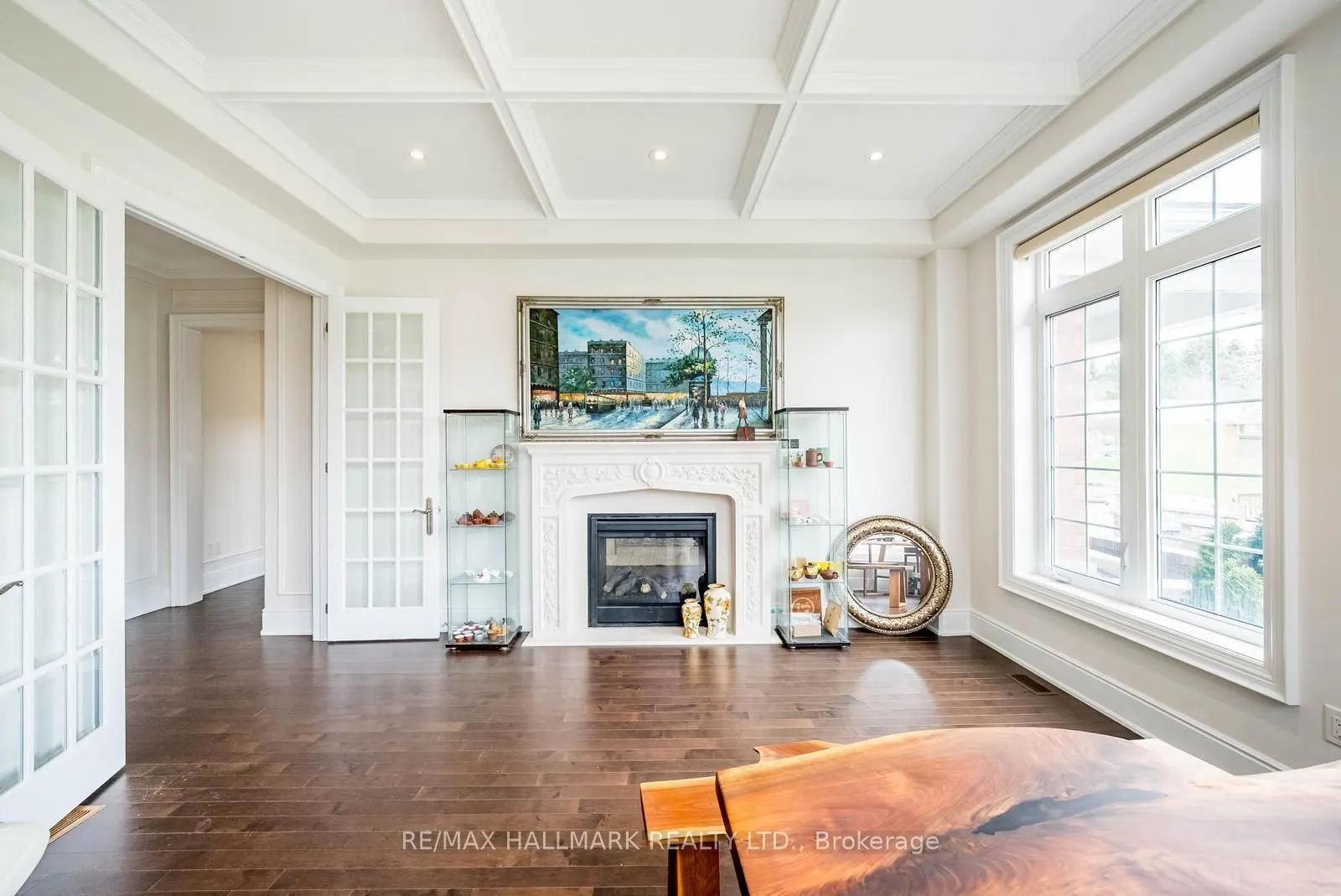 37 Country Club Crescent