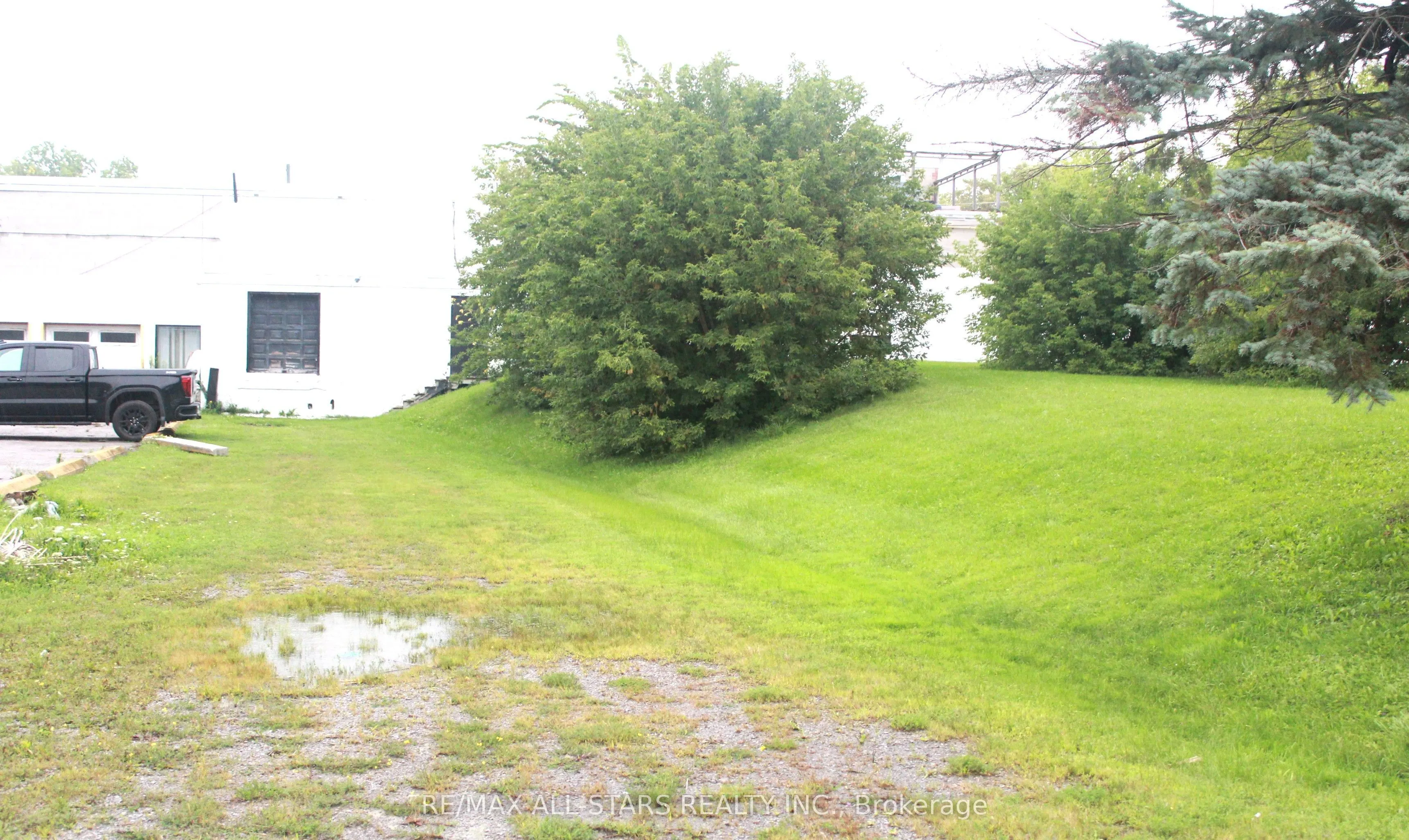 183 Simcoe Avenue