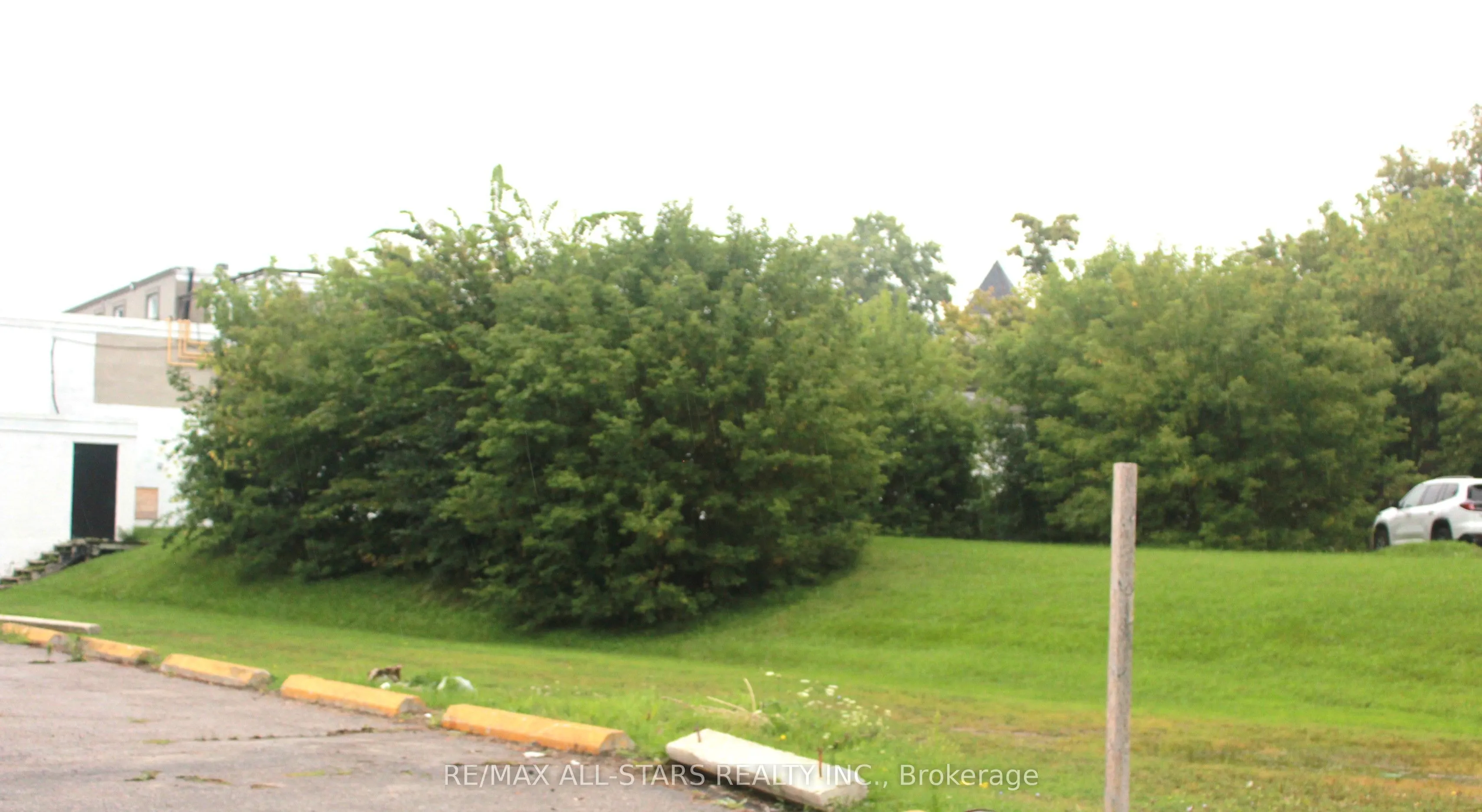 183 Simcoe Avenue