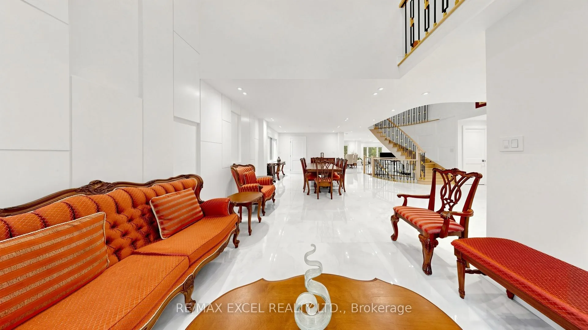 2B Trinity Crescent