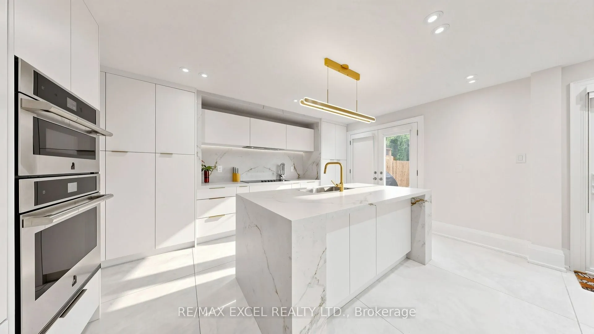 2B Trinity Crescent