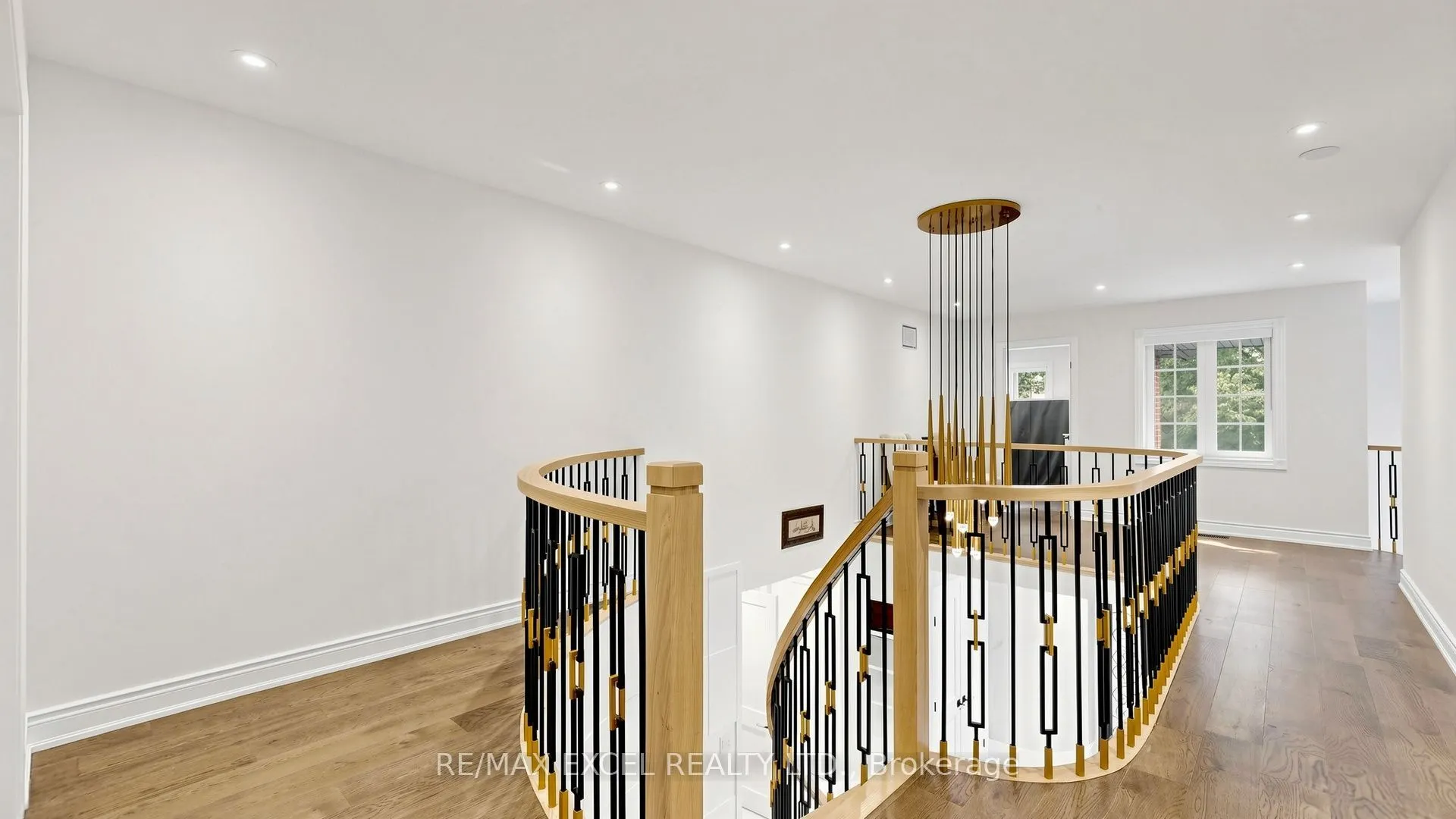 2B Trinity Crescent
