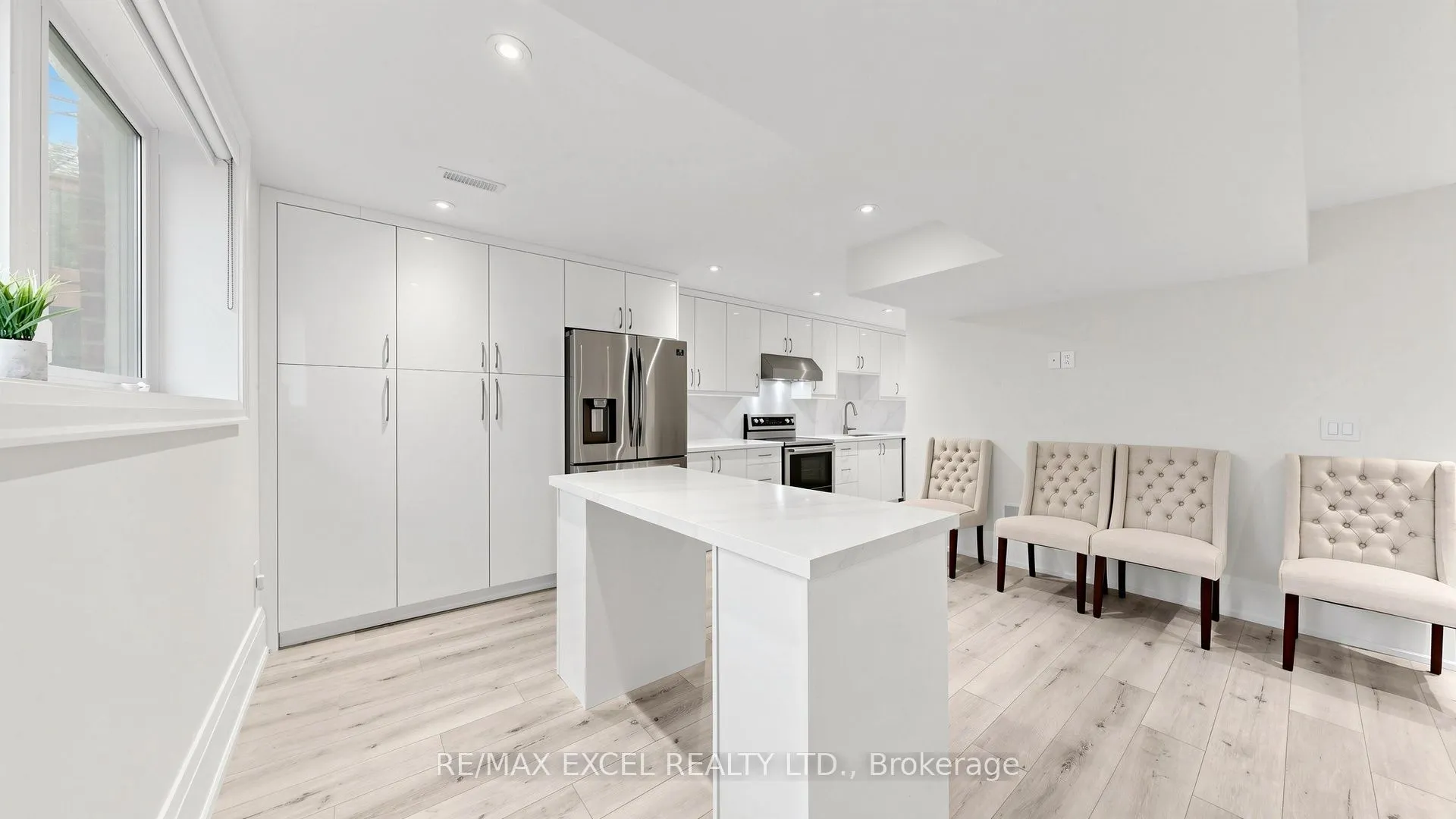 2B Trinity Crescent
