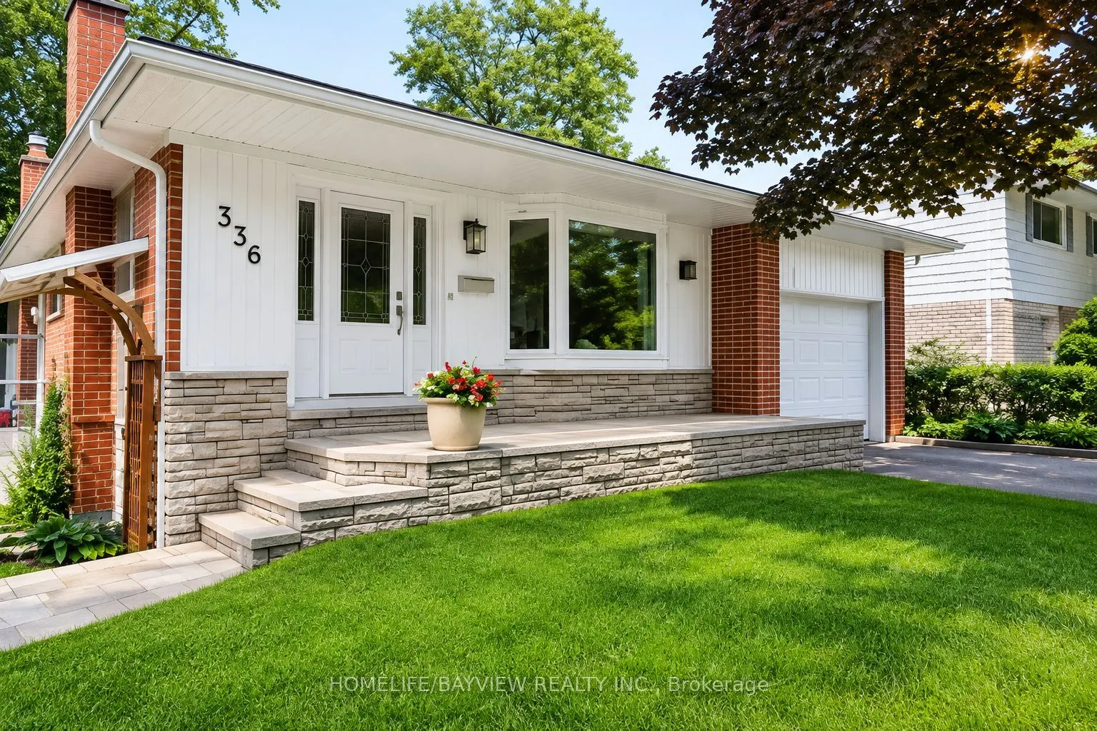338 Lorne(Lower Level) Avenue