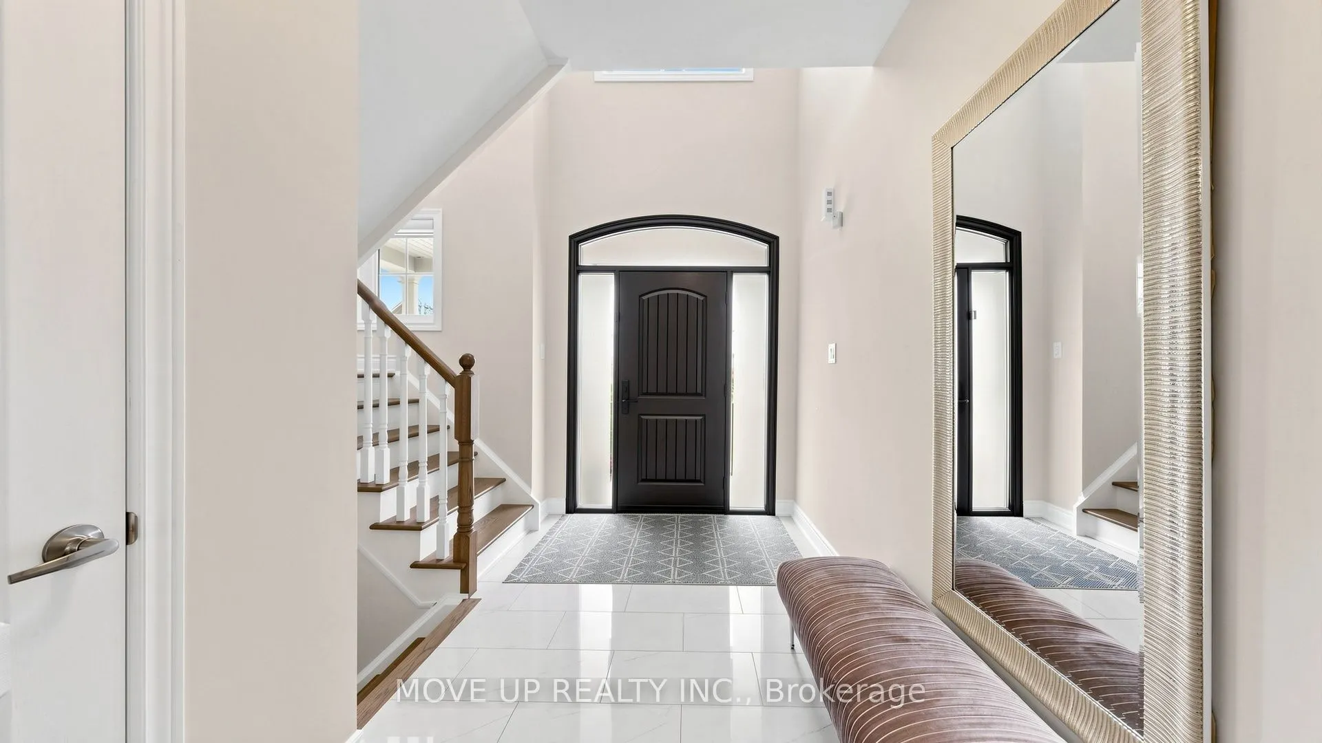 35 Lauderdale Drive