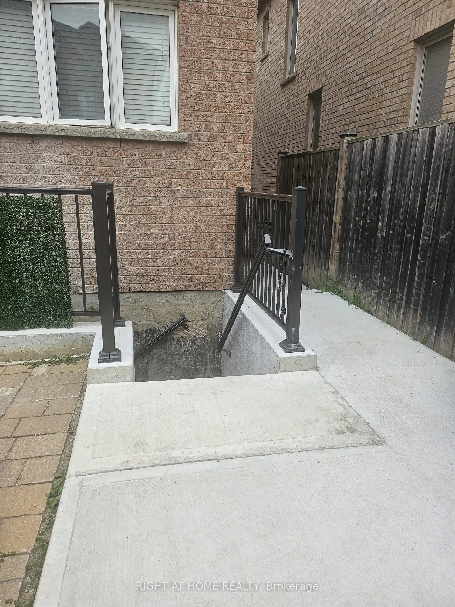 83 Acer Crescent #Lower unit