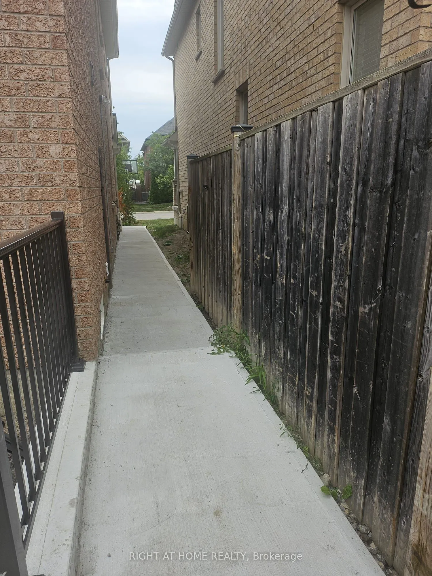 83 Acer Crescent #Lower unit
