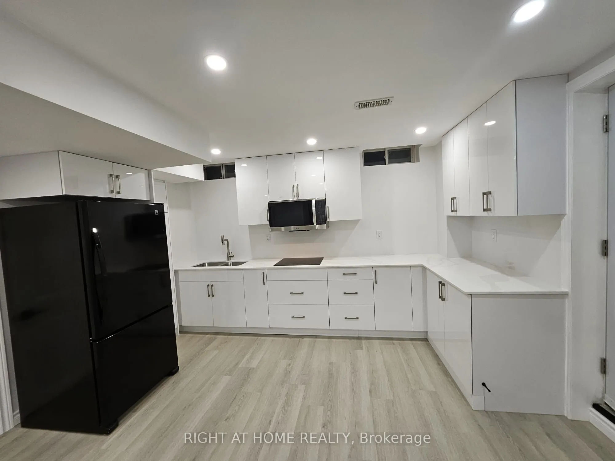 83 Acer Crescent #Lower unit