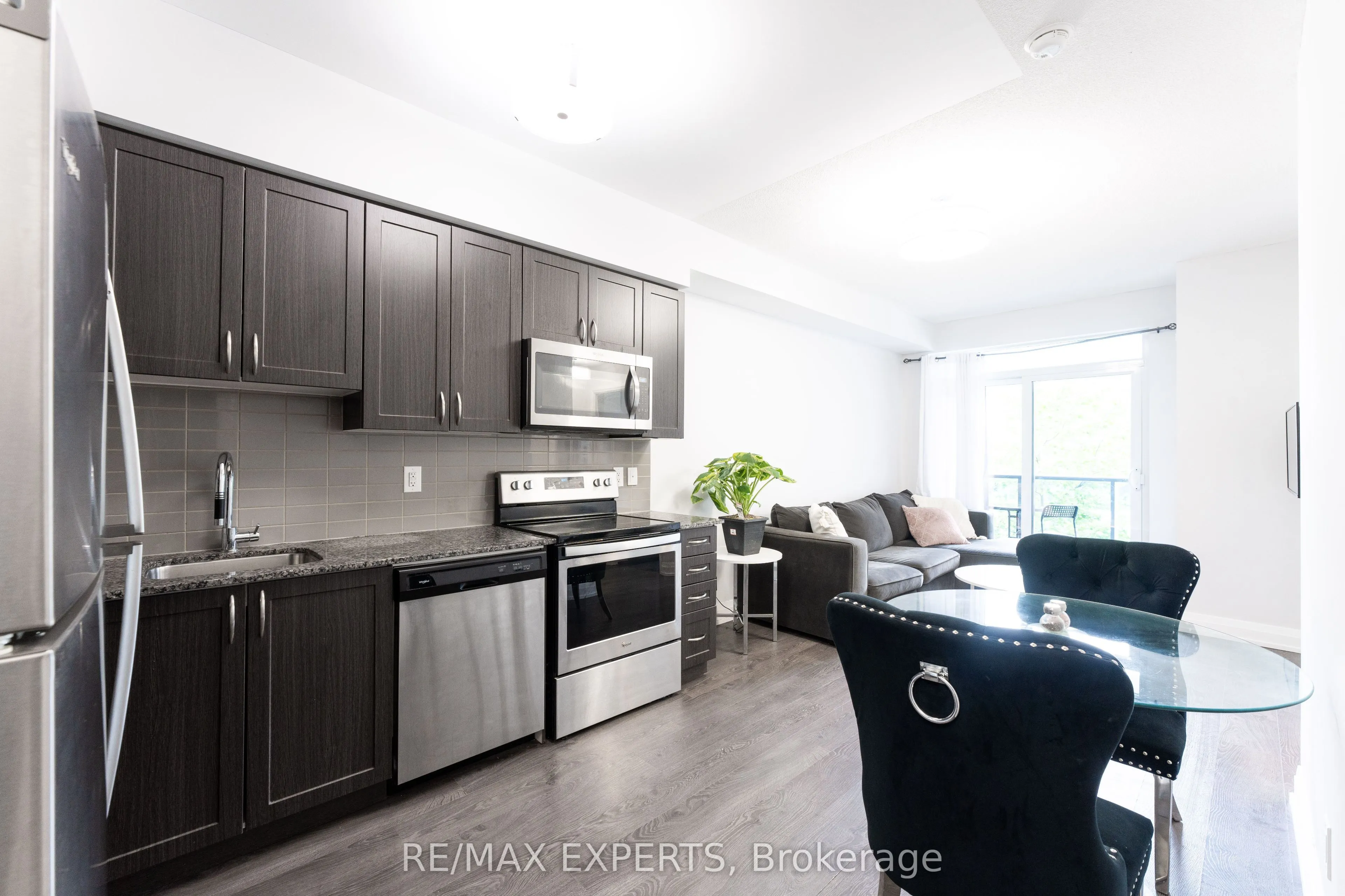 3700 HIGHWAY 7 #401