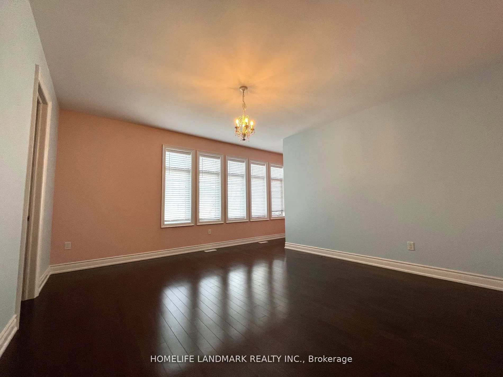 39 Larkin Avenue