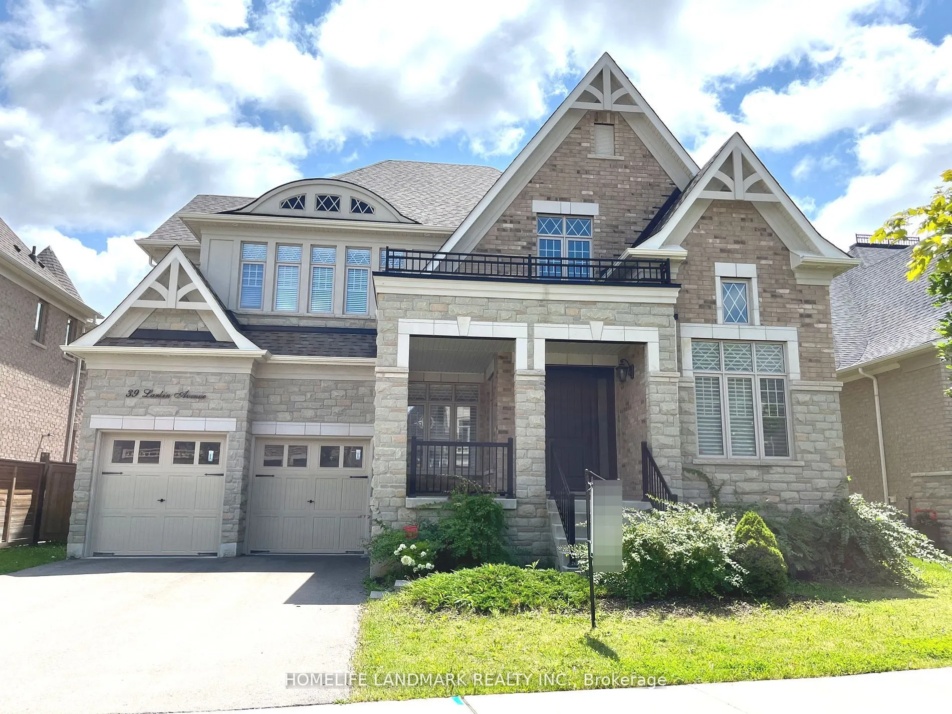 39 Larkin Avenue