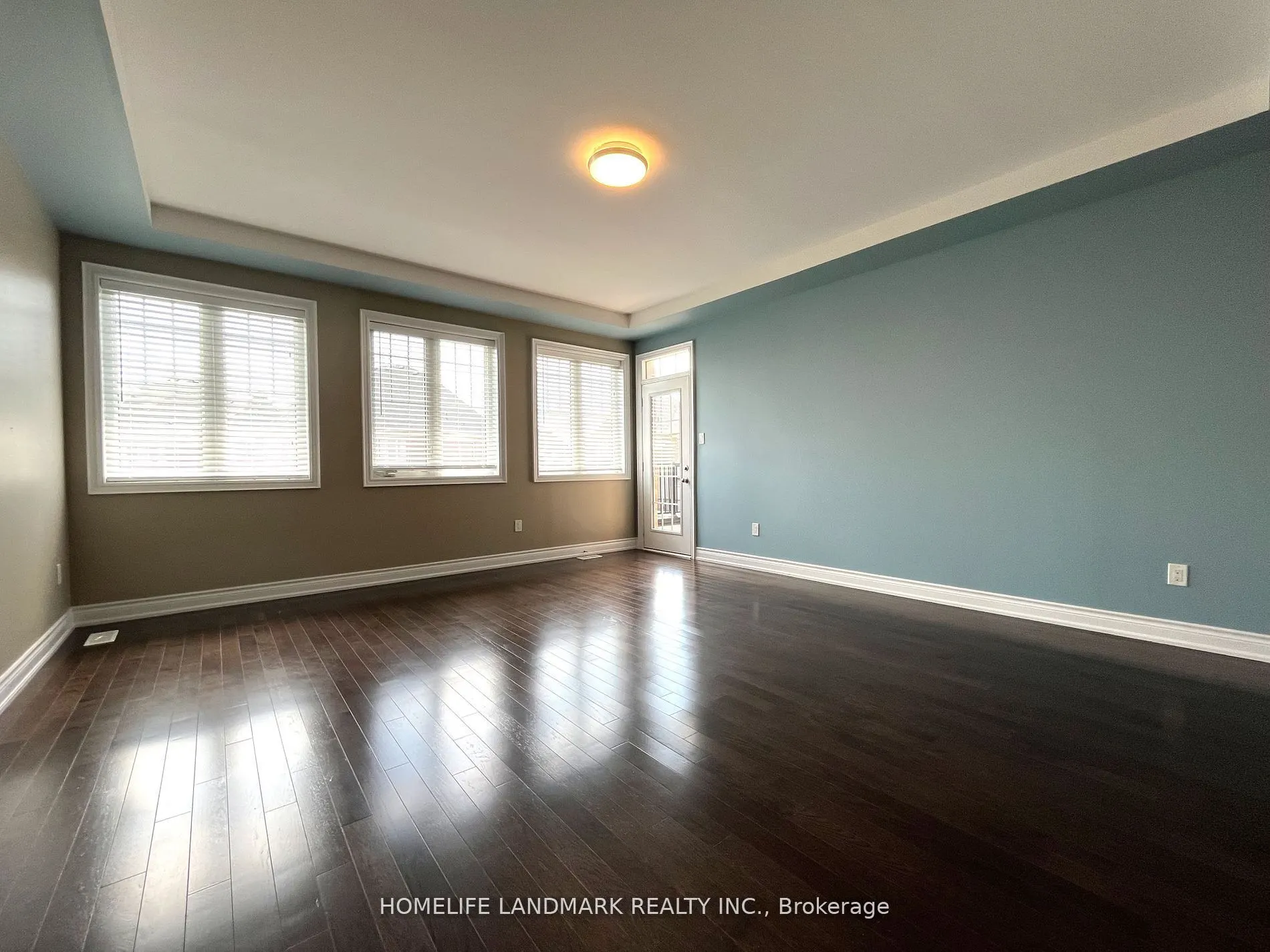 39 Larkin Avenue