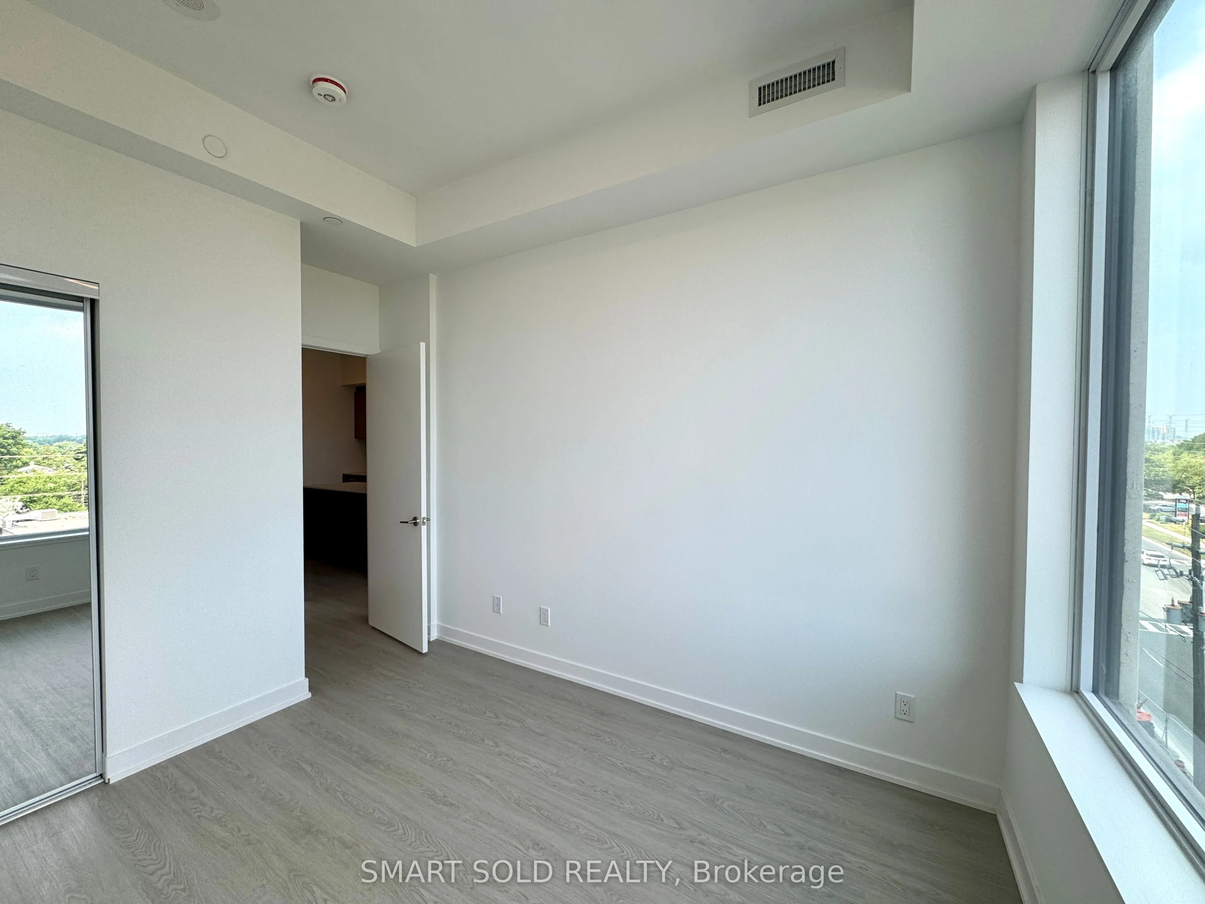 8188 Yonge Street #520