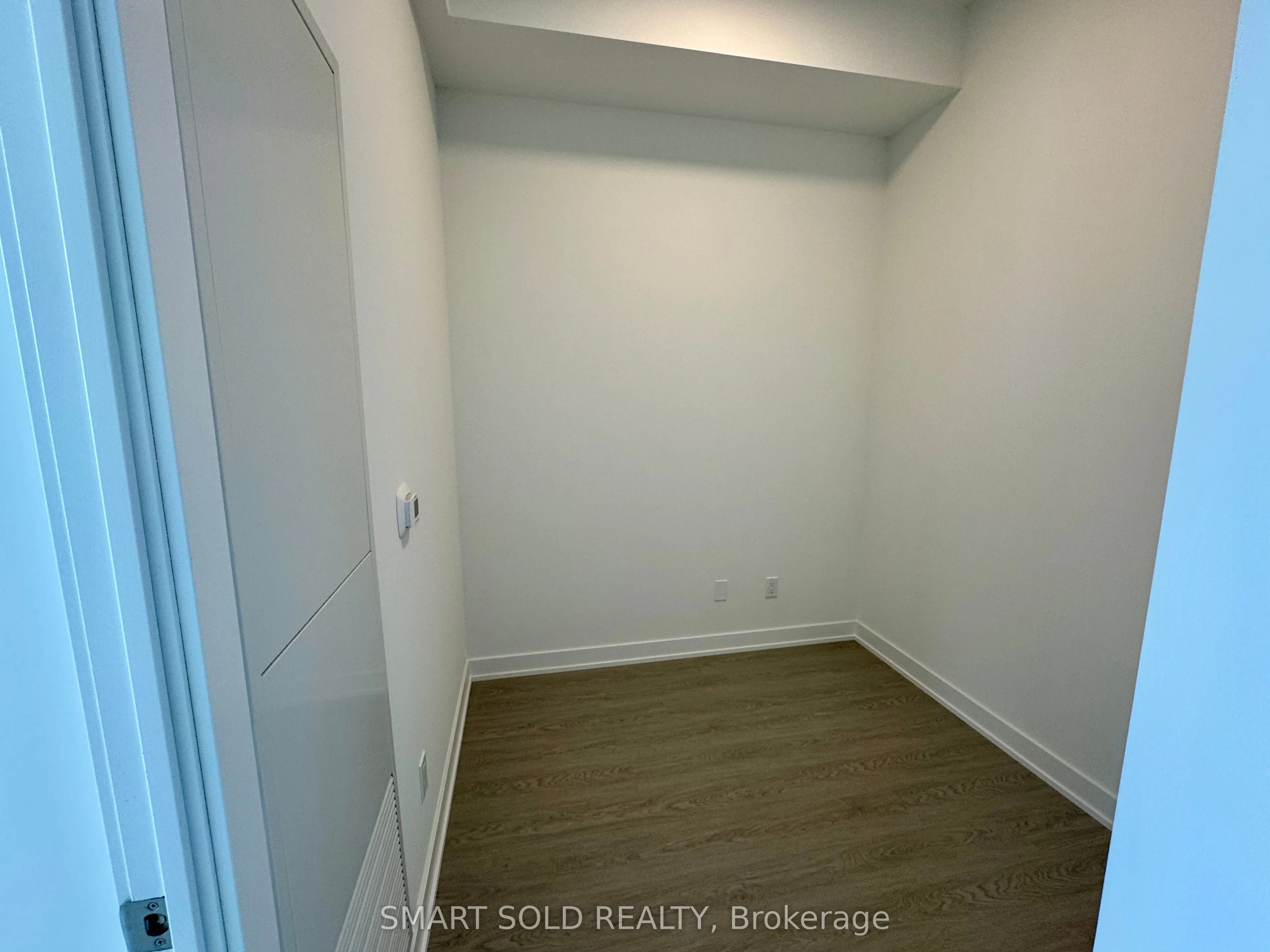 8188 Yonge Street #520