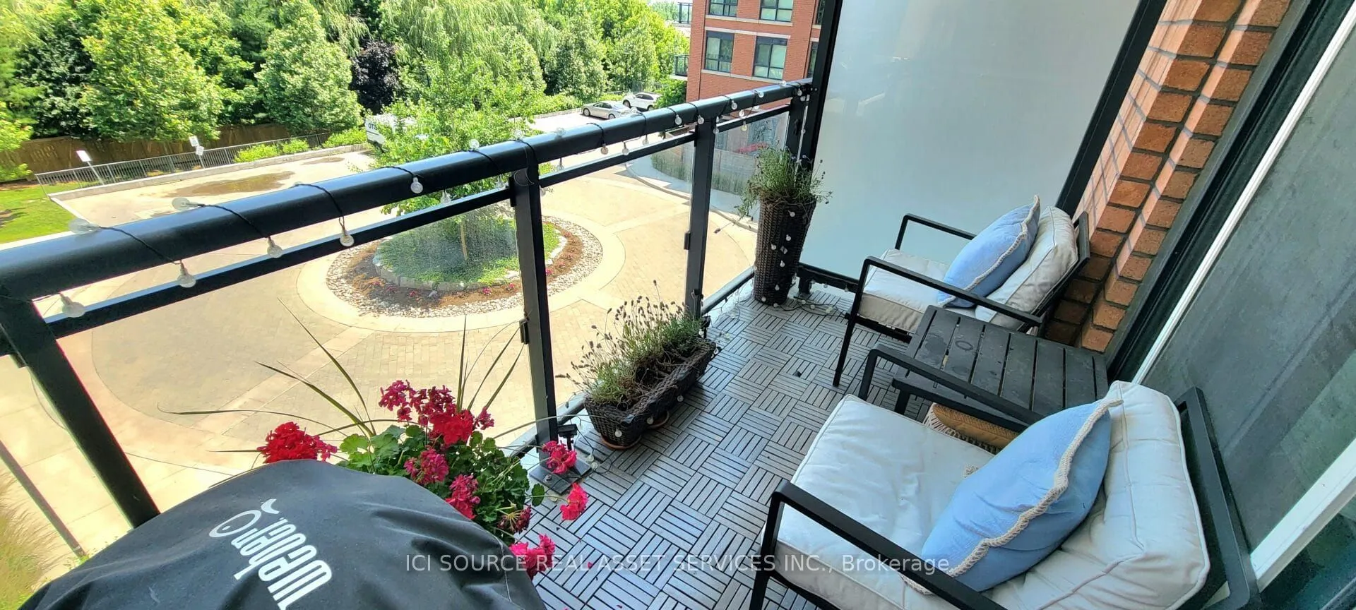 11611 Yonge Street #301