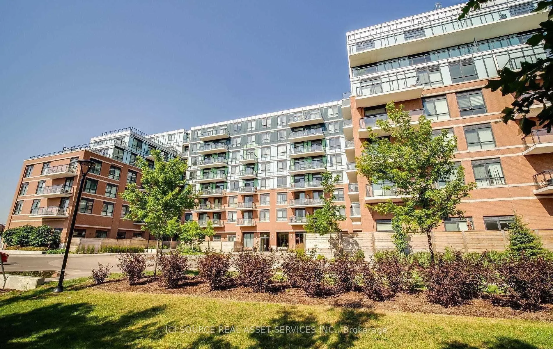 11611 Yonge Street #301