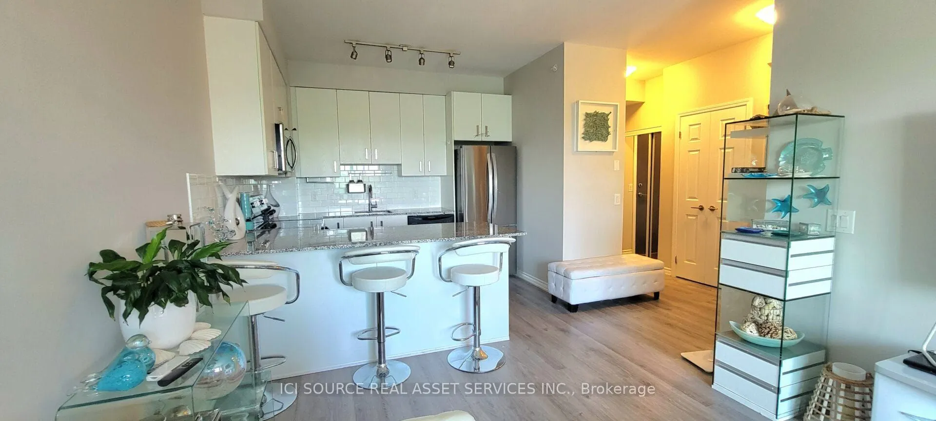 11611 Yonge Street #301
