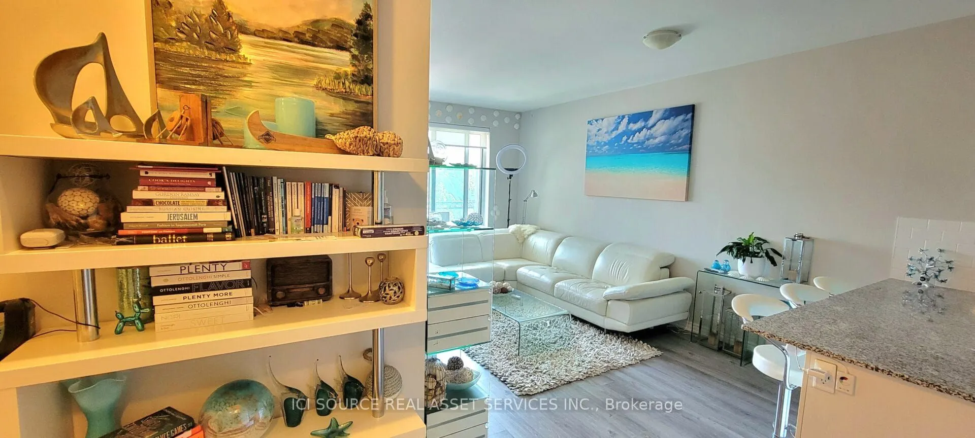 11611 Yonge Street #301