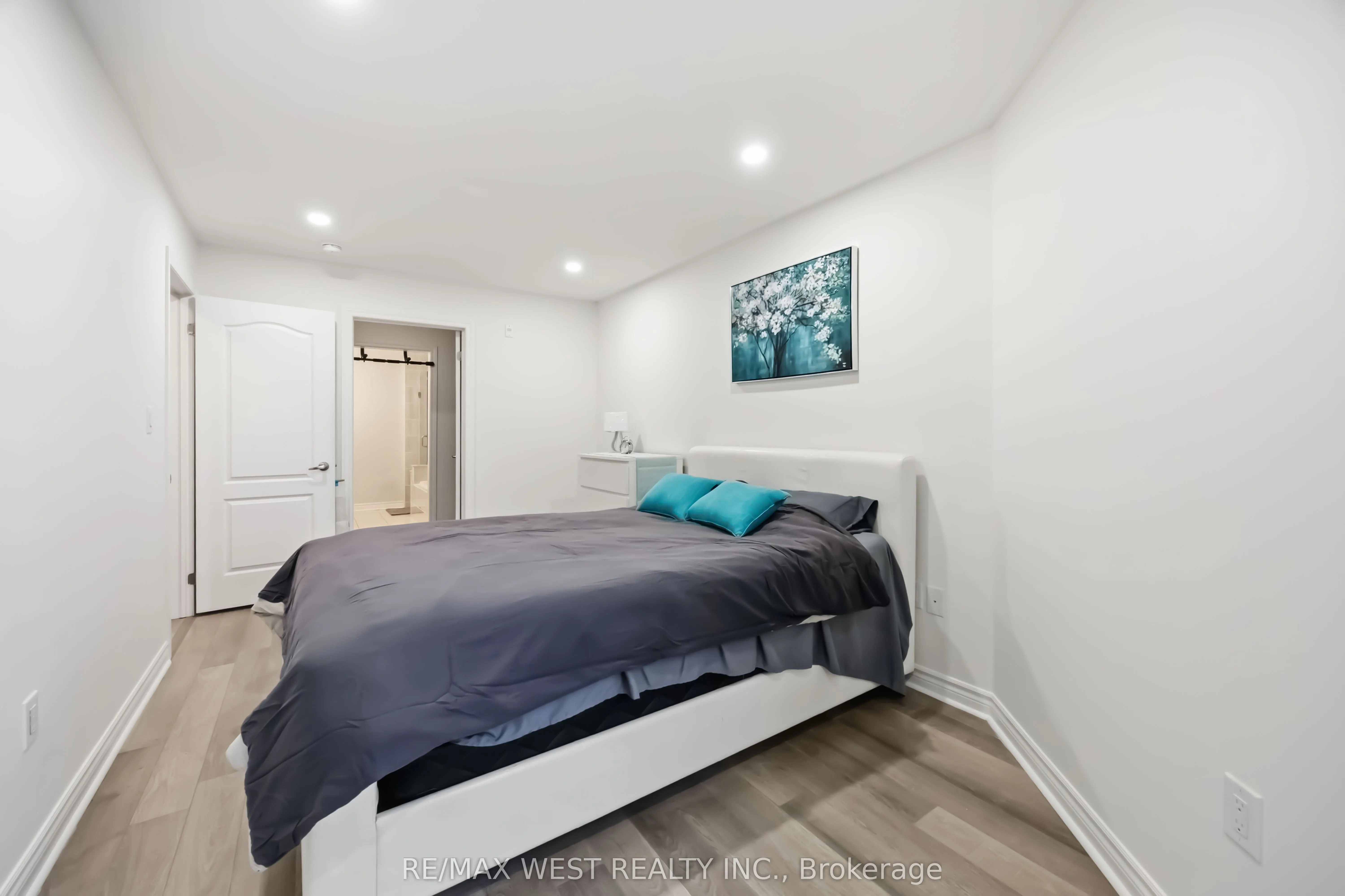 3905 Major MacKenzie Drive #32