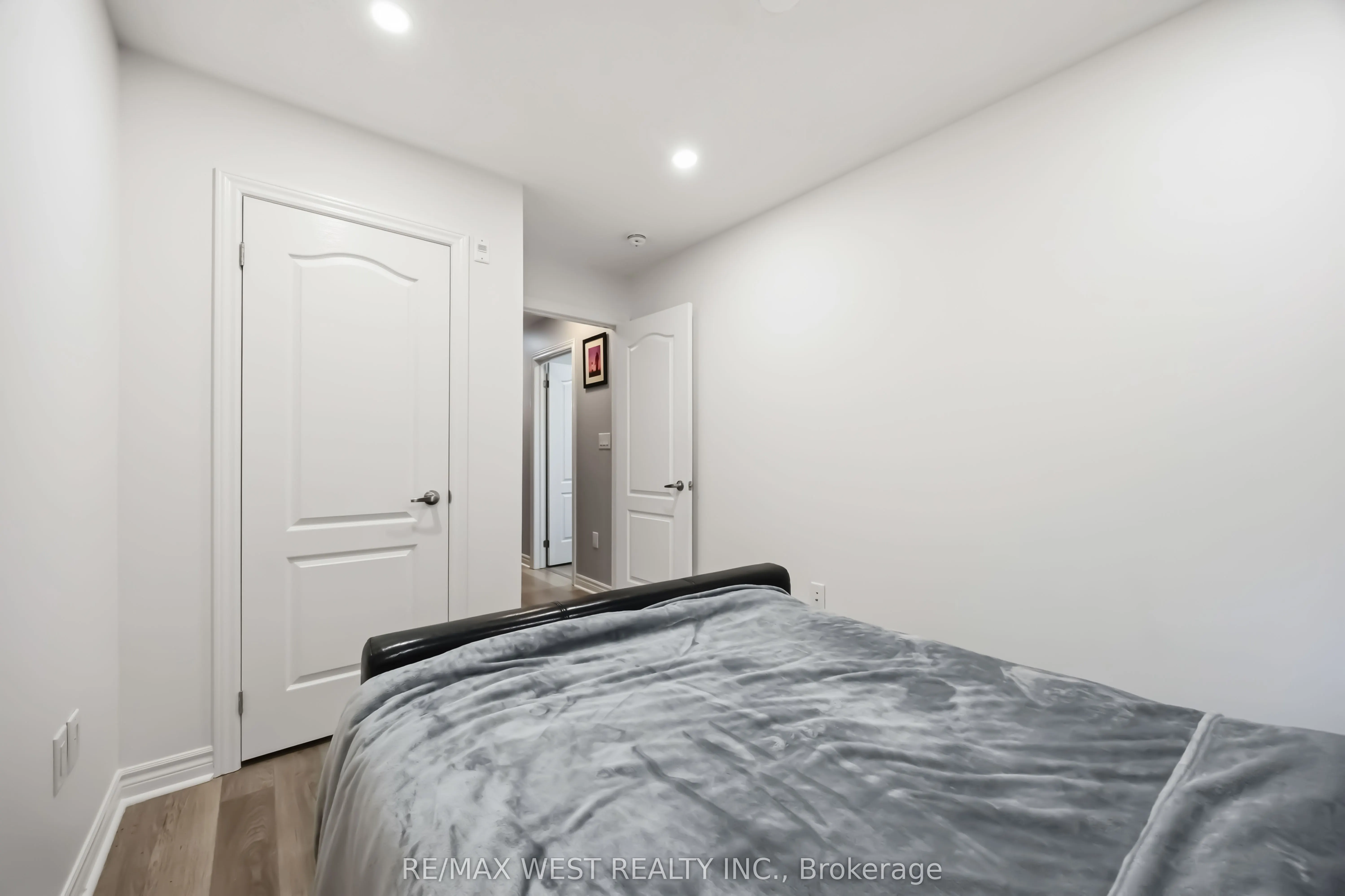 3905 Major MacKenzie Drive #32