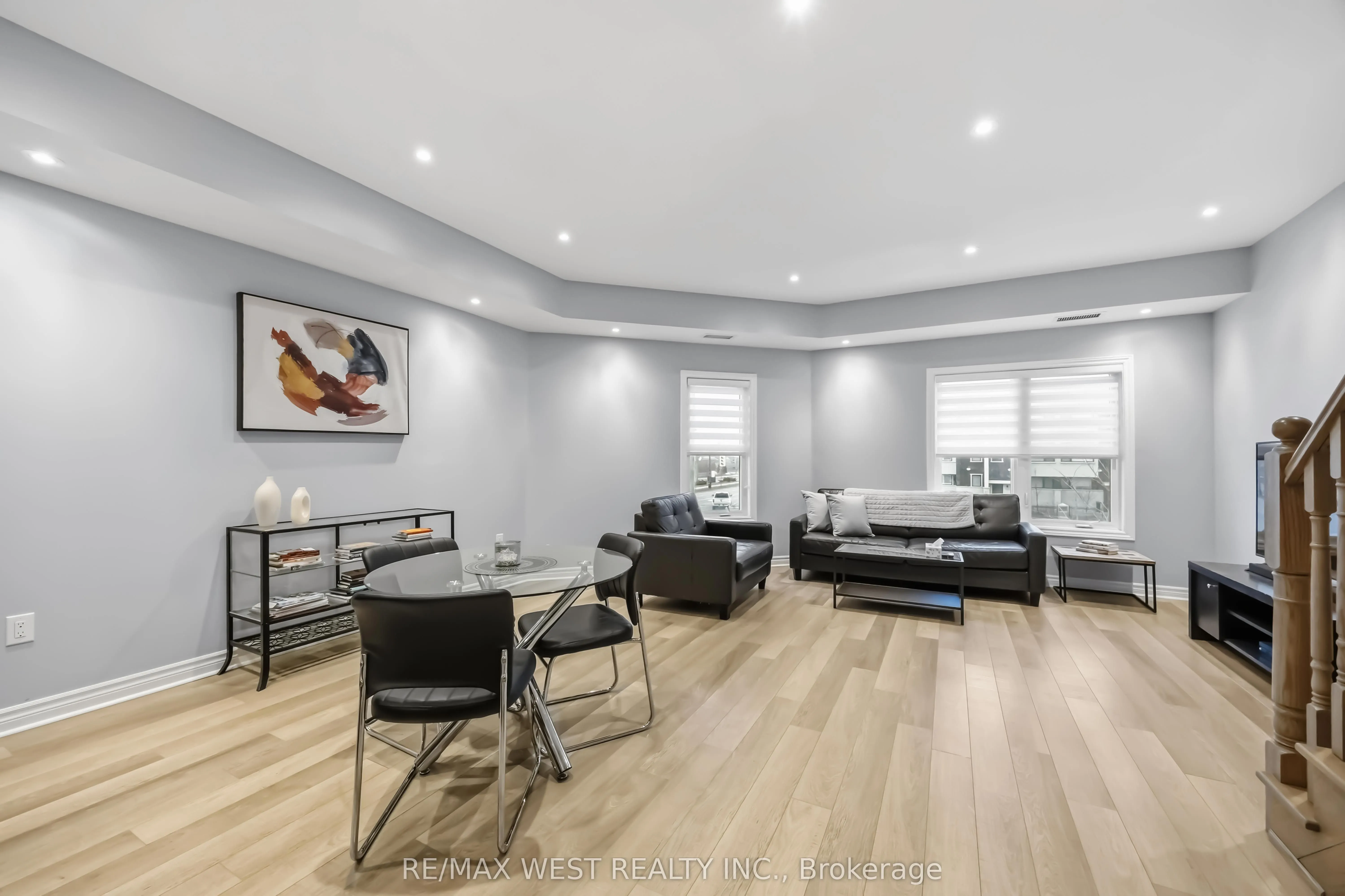 3905 Major MacKenzie Drive #32