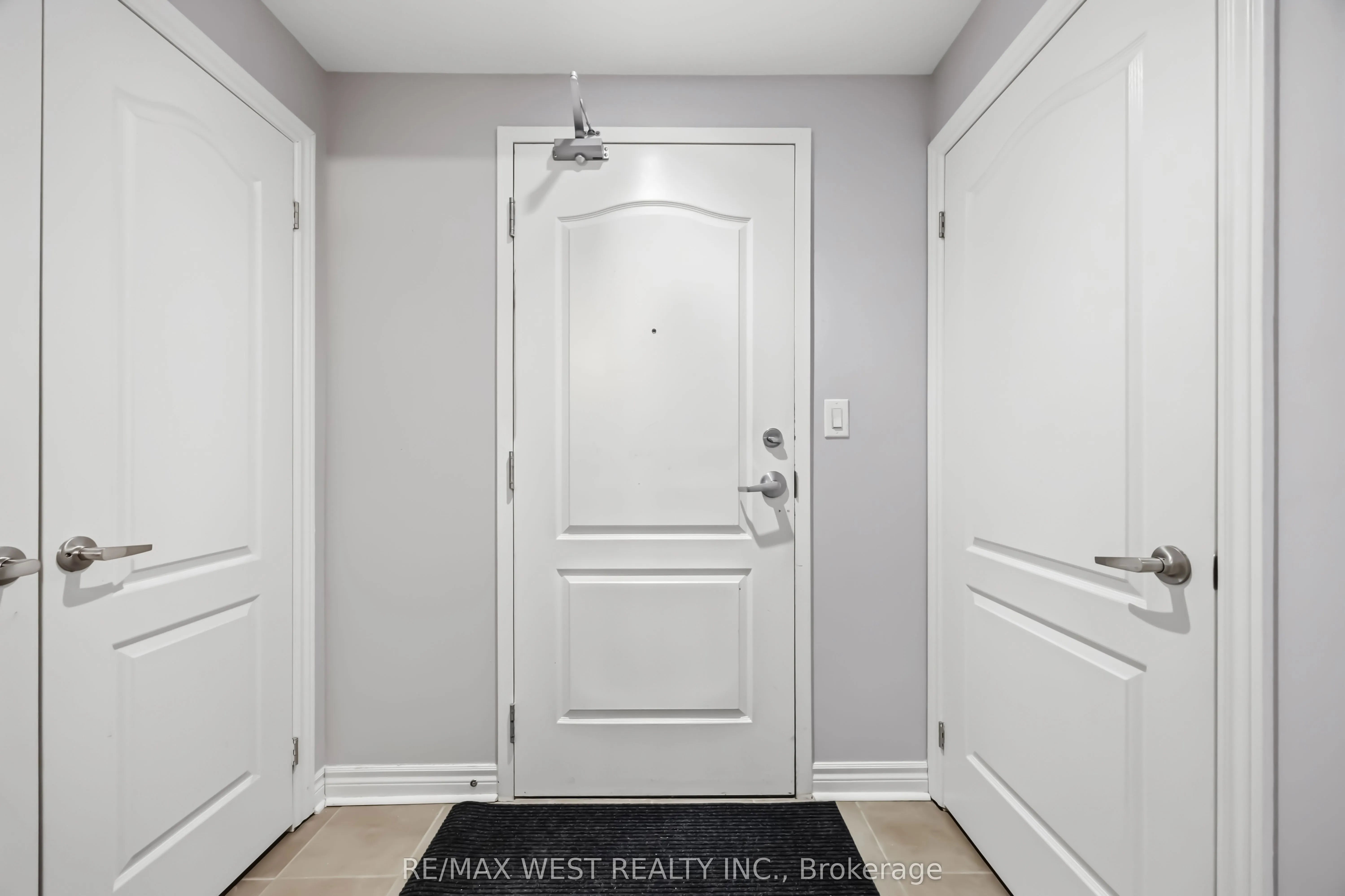 3905 Major MacKenzie Drive #32