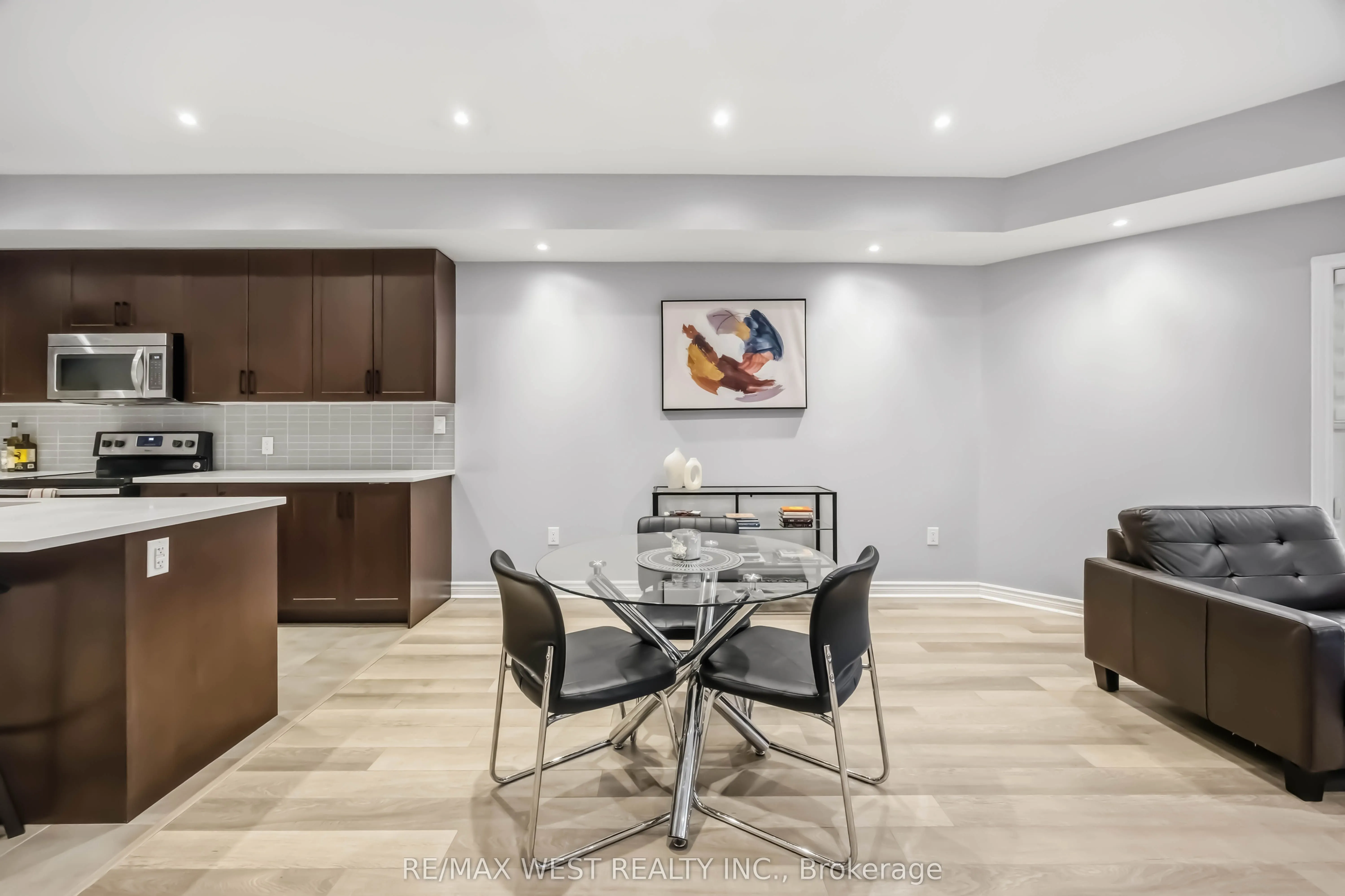 3905 Major MacKenzie Drive #32