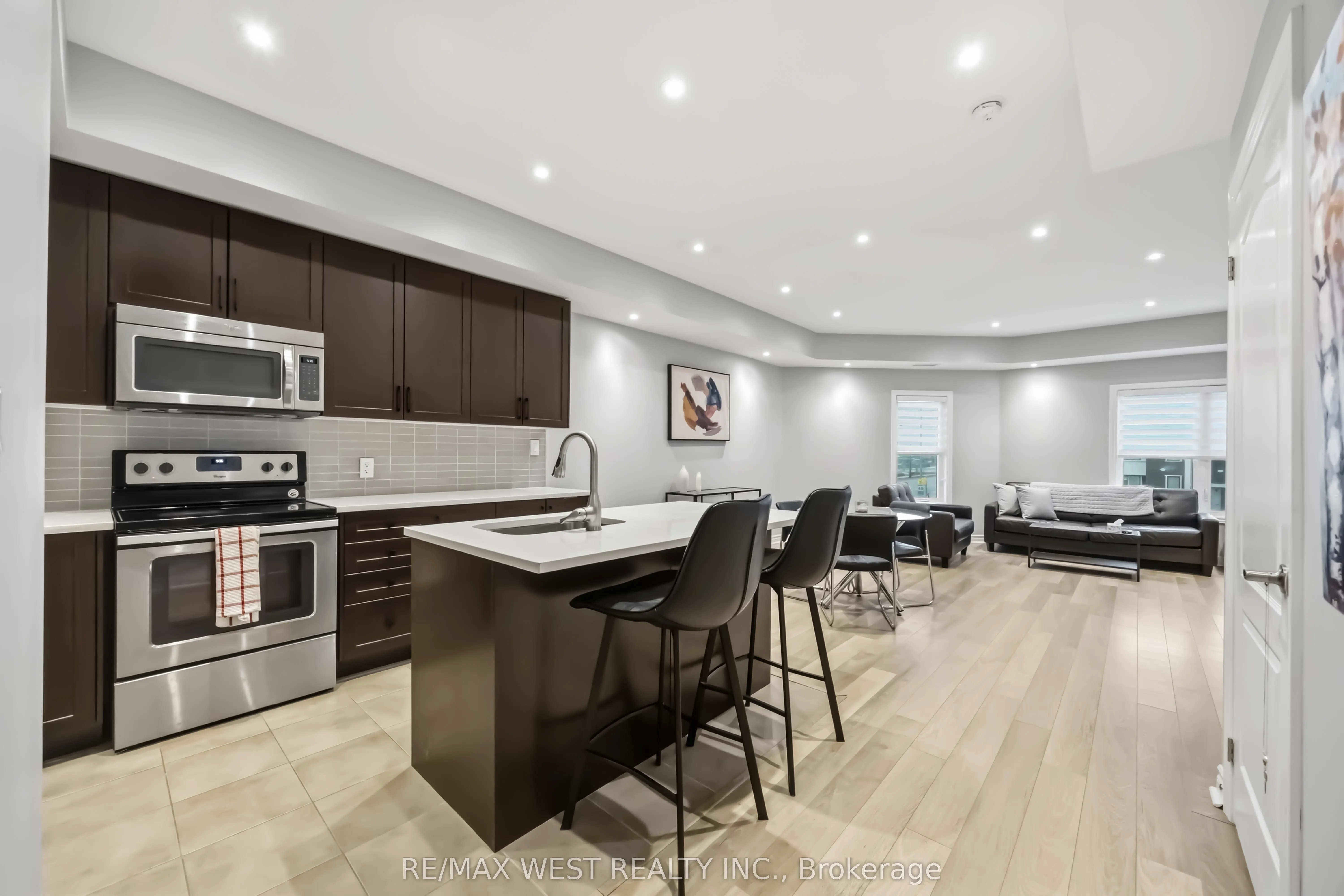 3905 Major MacKenzie Drive #32