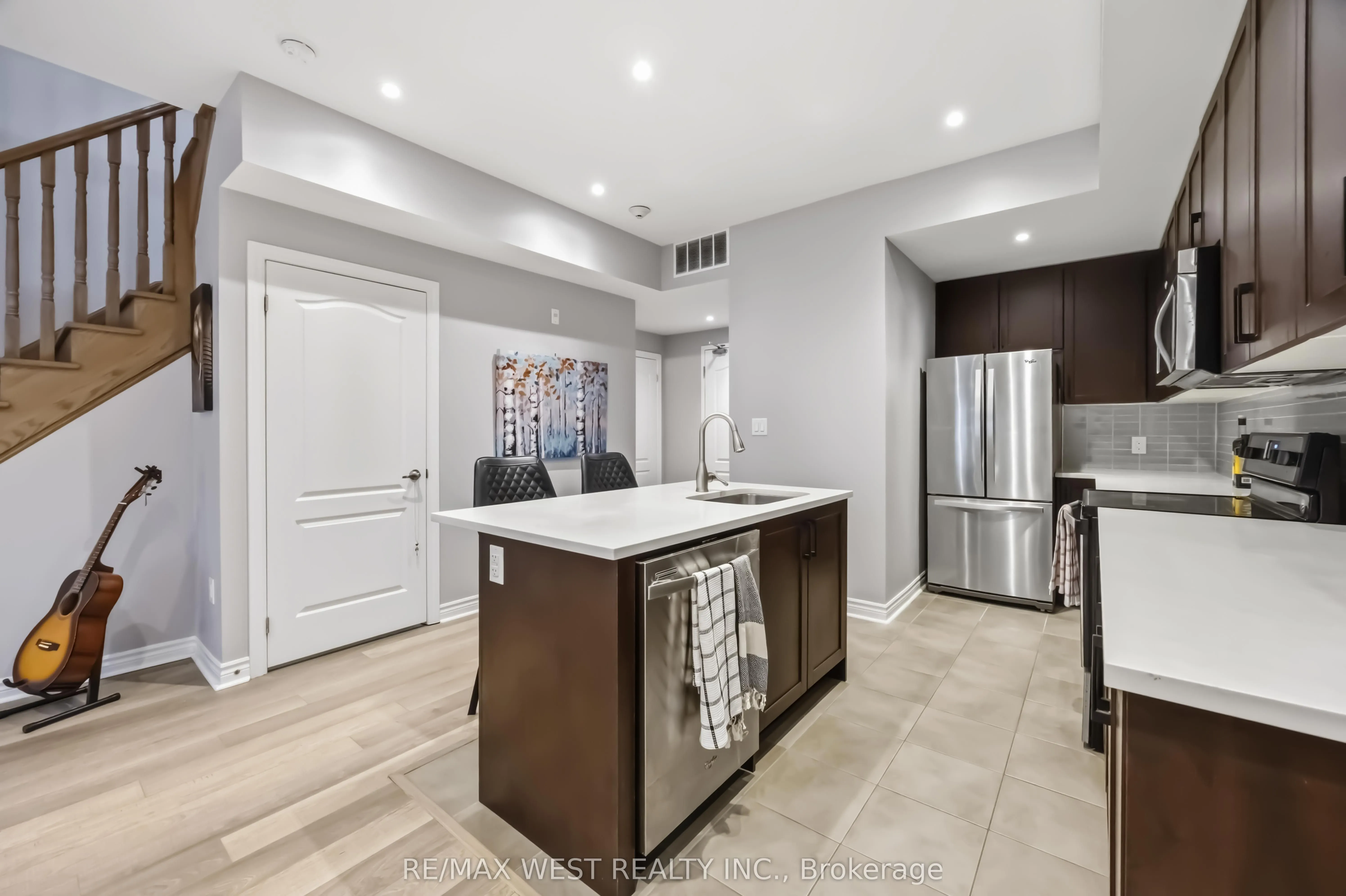 3905 Major MacKenzie Drive #32