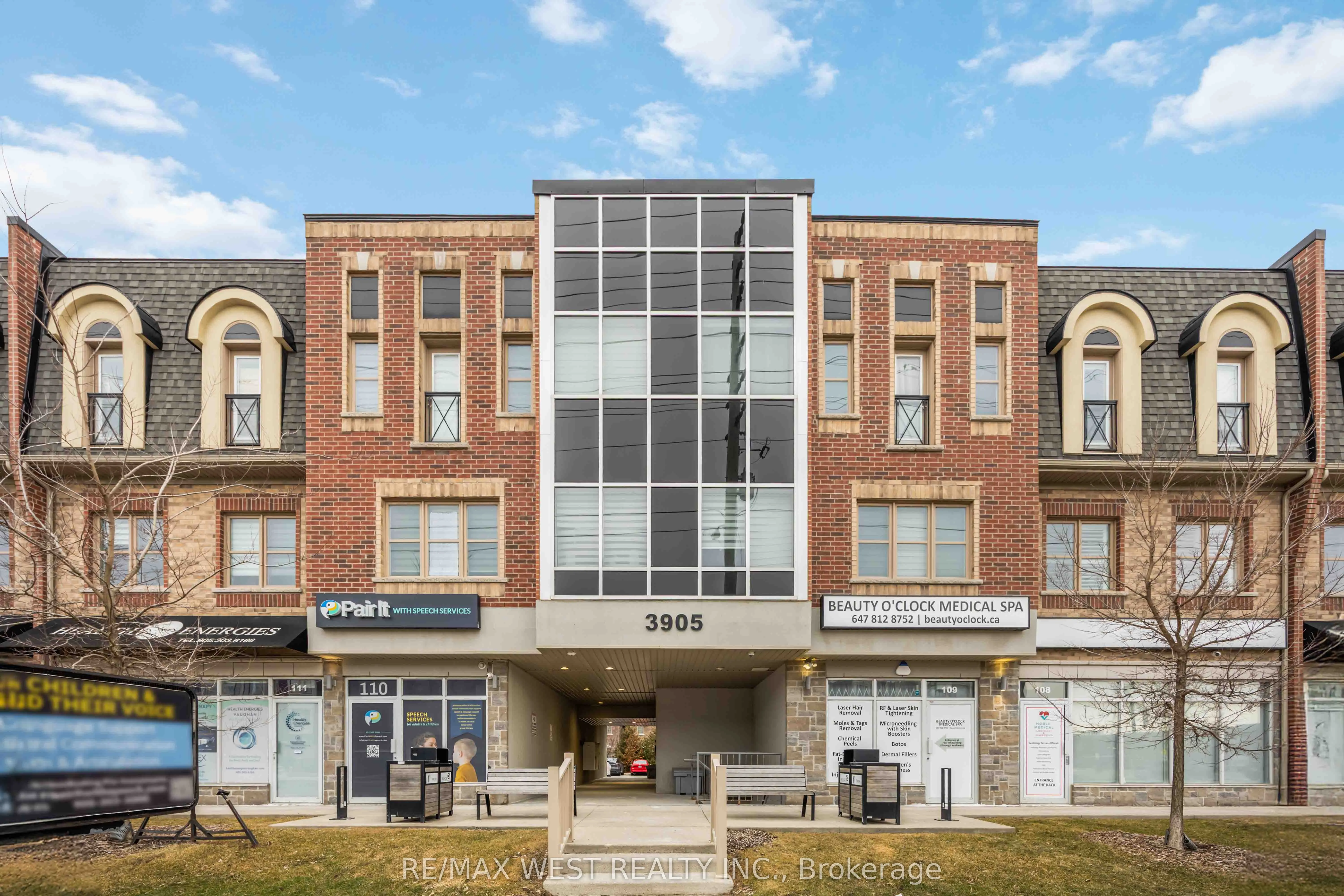 3905 Major MacKenzie Drive #32