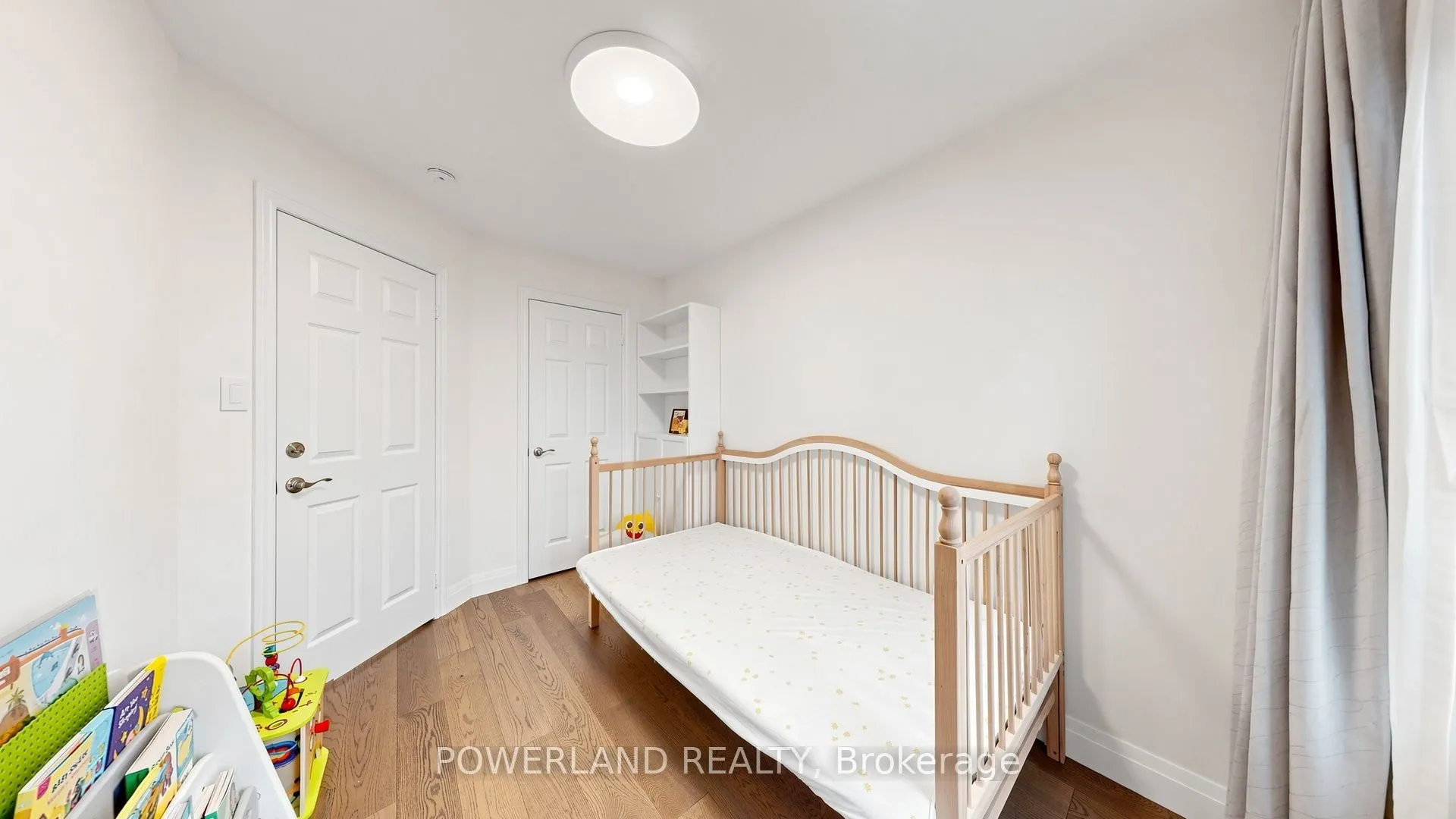 259 Dundas Way