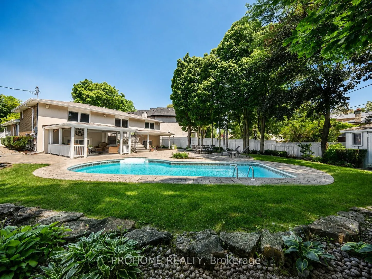 16 Tuscay Court