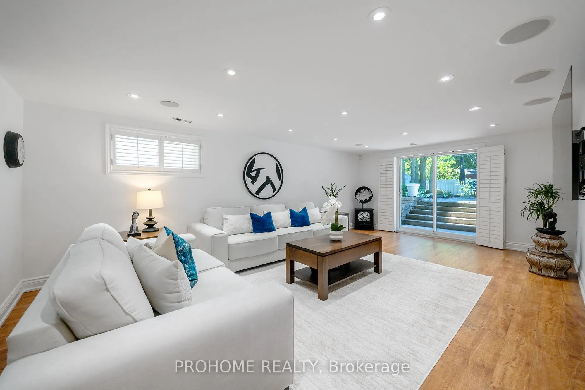 16 Tuscay Court