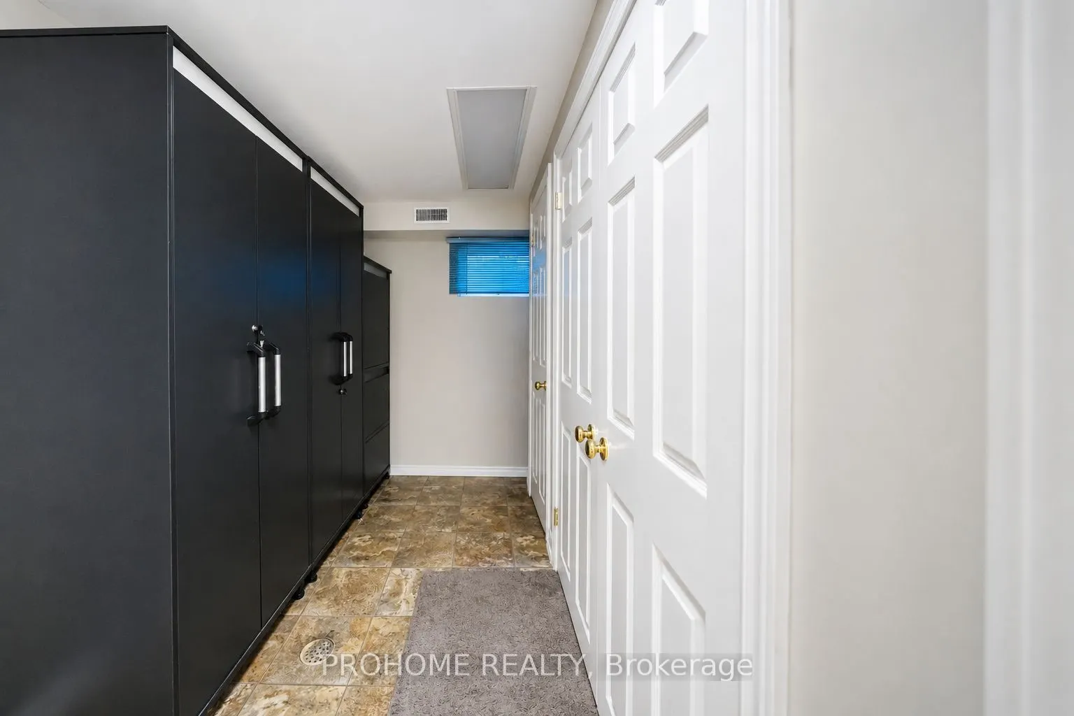 16 Tuscay Court