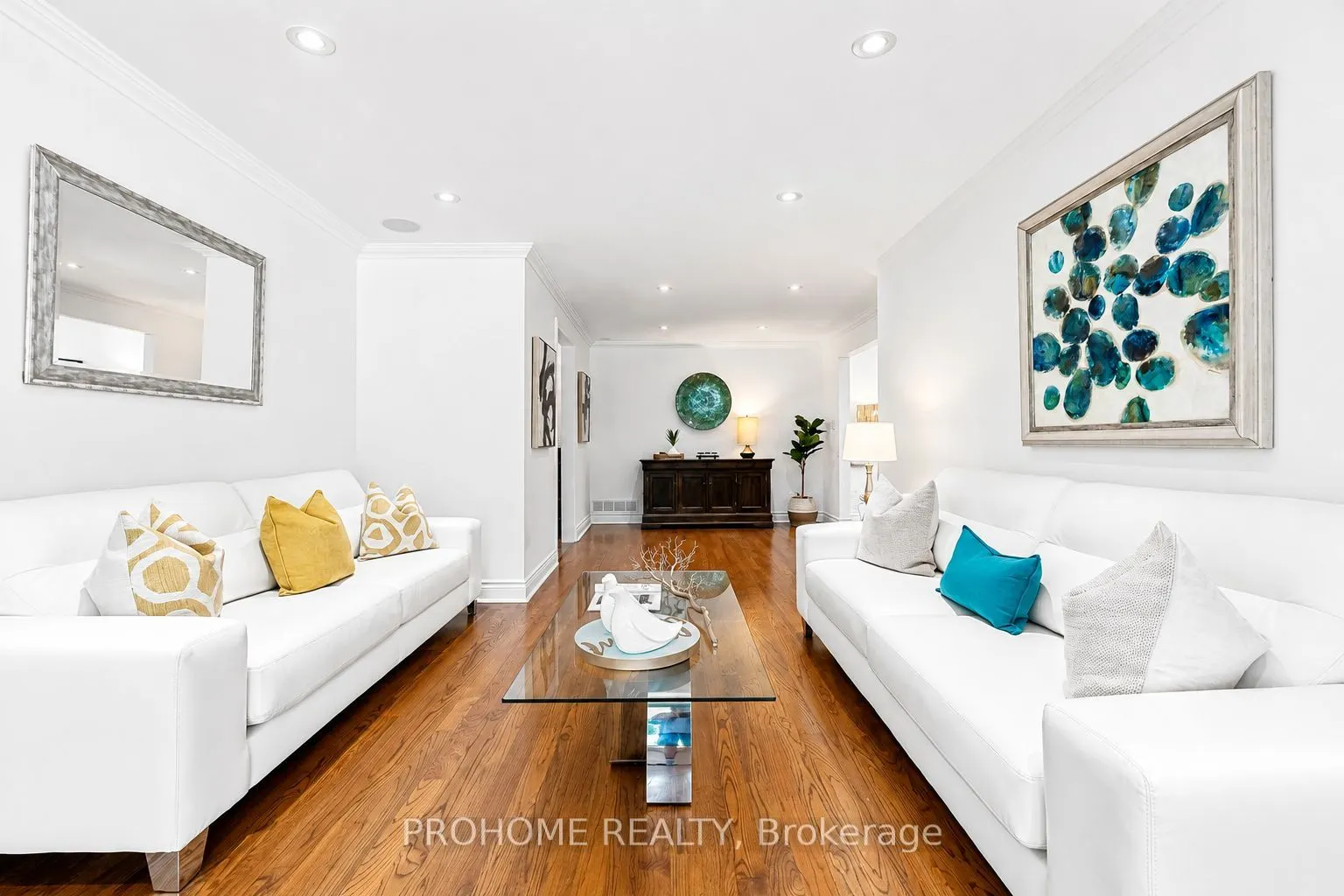 16 Tuscay Court
